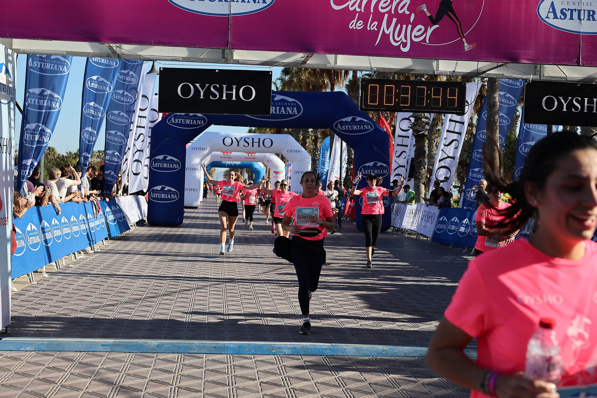 Las mejores fotos de la Carrera de la Mujer Central Lechera Asturiana de Valencia 2024. 0480