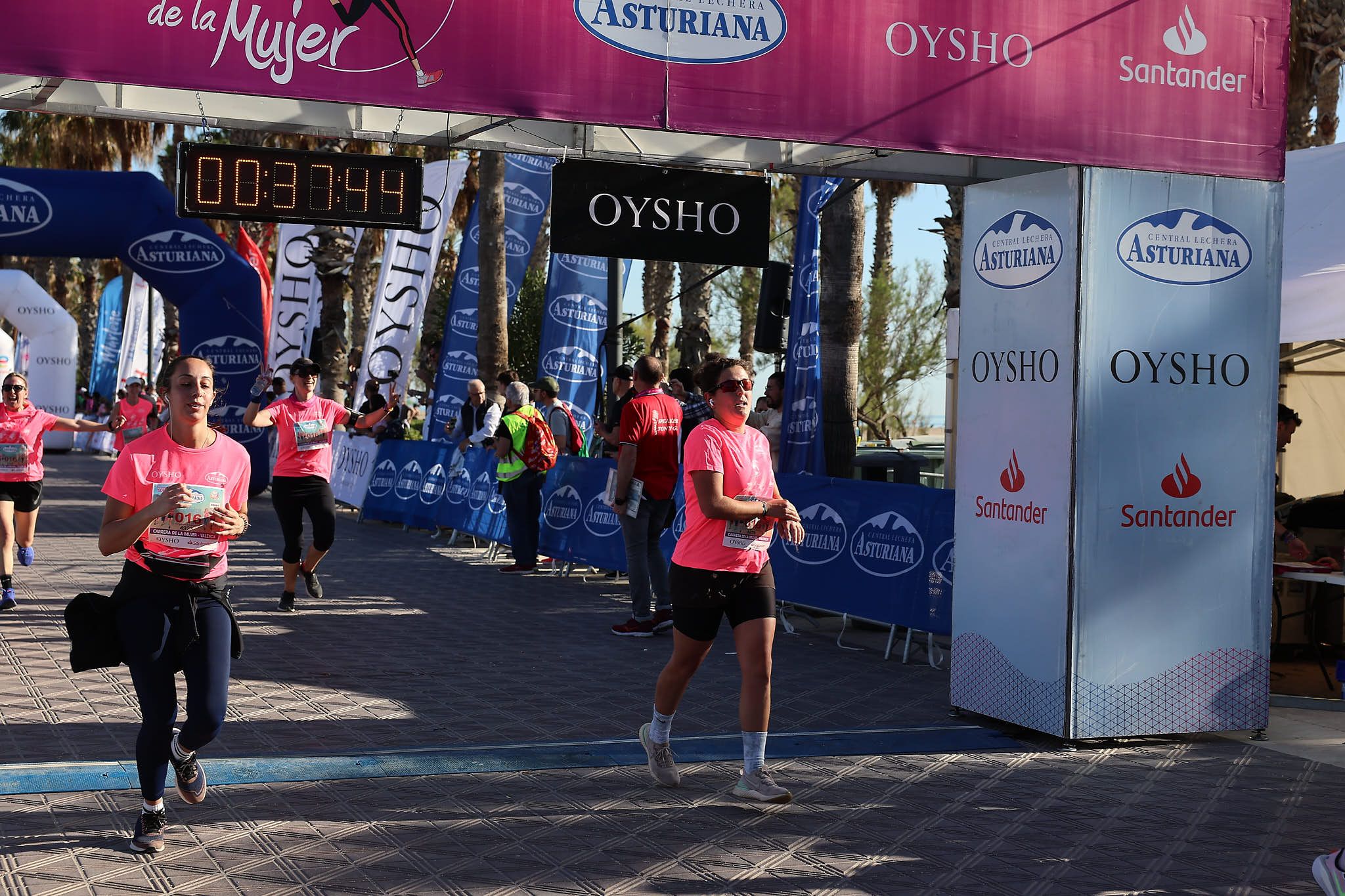 Las mejores fotos de la Carrera de la Mujer Central Lechera Asturiana de Valencia 2024. 0481