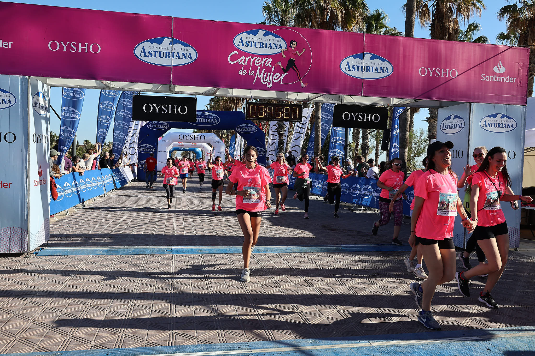 Las mejores fotos de la Carrera de la Mujer Central Lechera Asturiana de Valencia 2024. 0773