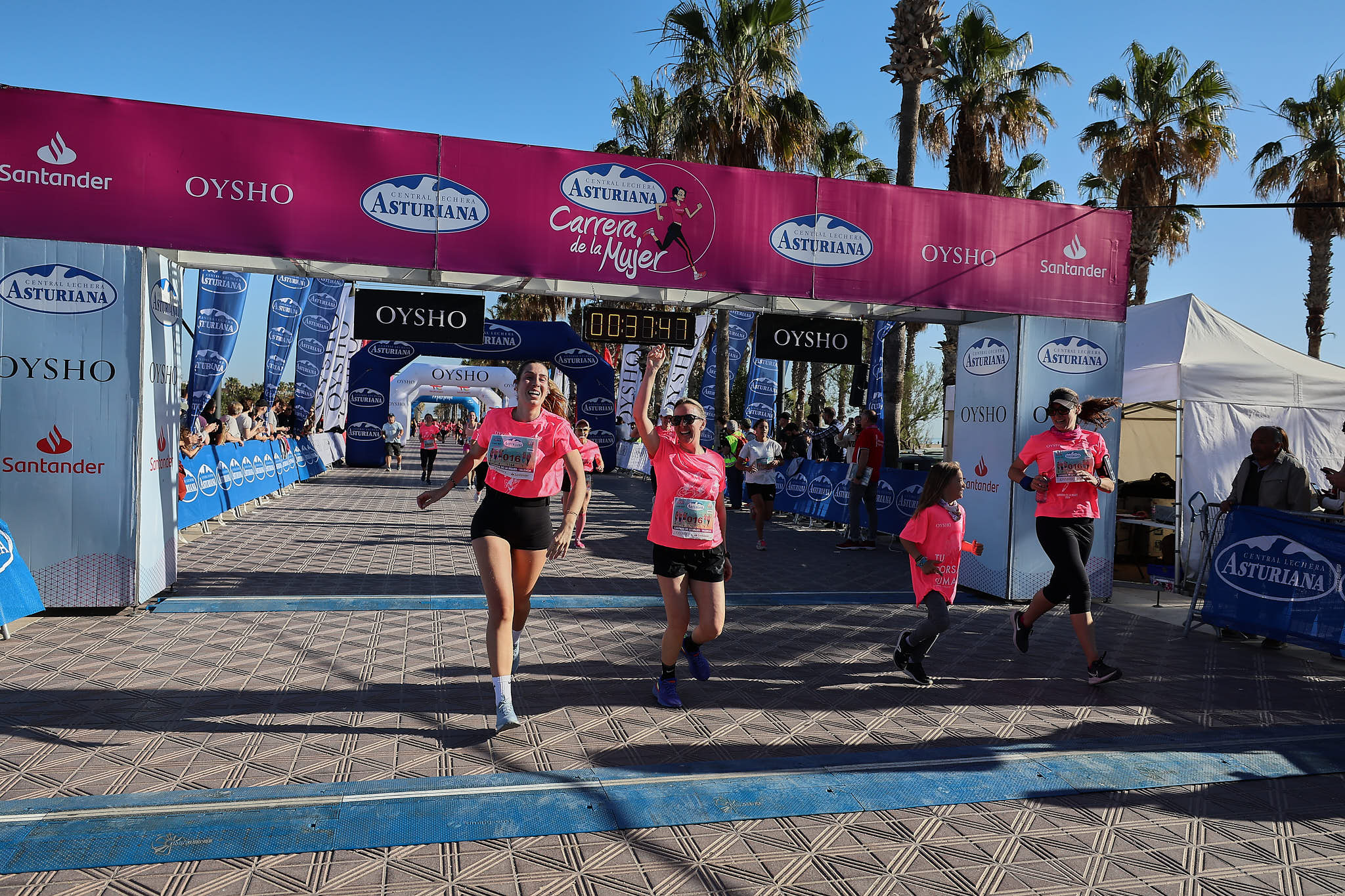 Las mejores fotos de la Carrera de la Mujer Central Lechera Asturiana de Valencia 2024. 0483