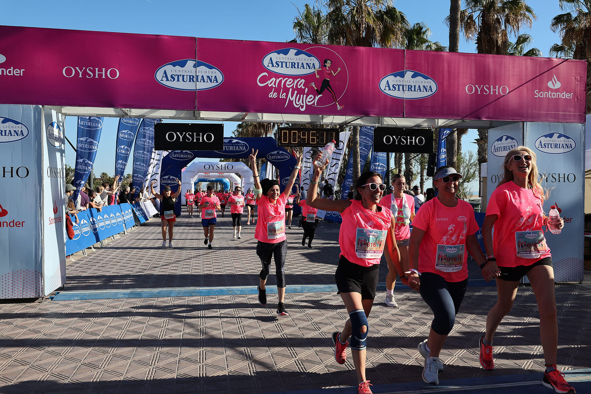 Las mejores fotos de la Carrera de la Mujer Central Lechera Asturiana de Valencia 2024. 0775