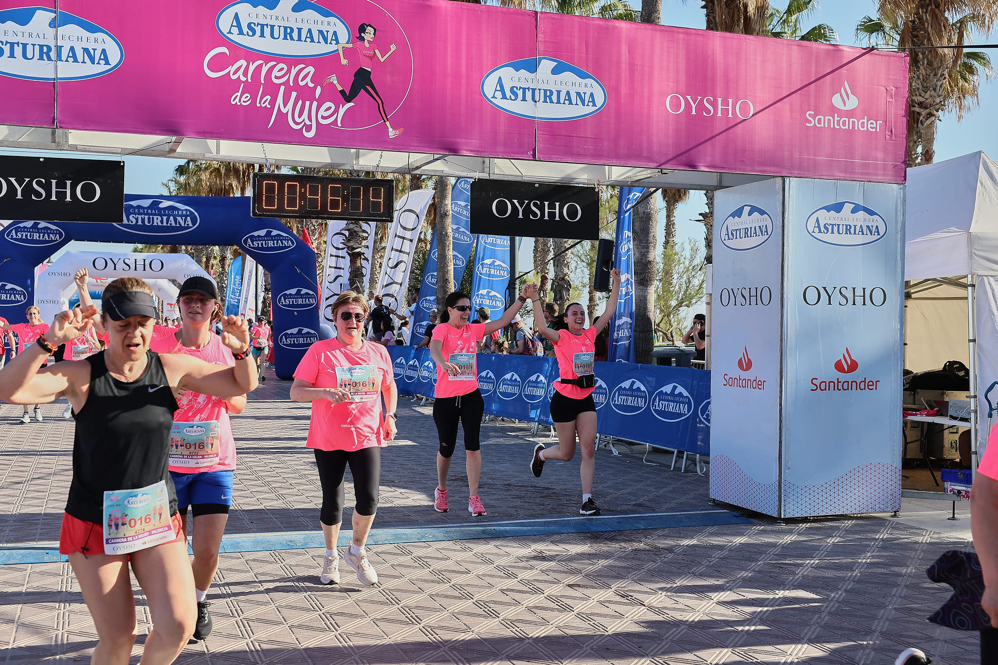 Las mejores fotos de la Carrera de la Mujer Central Lechera Asturiana de Valencia 2024. 0777
