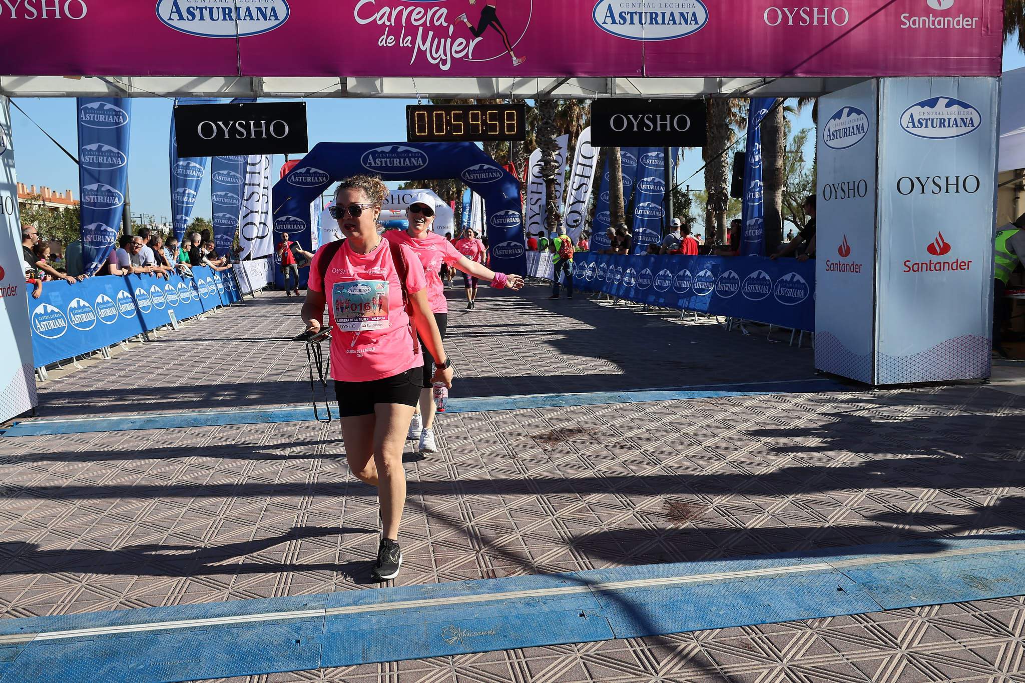 Las mejores fotos de la Carrera de la Mujer Central Lechera Asturiana de Valencia 2024. 1074