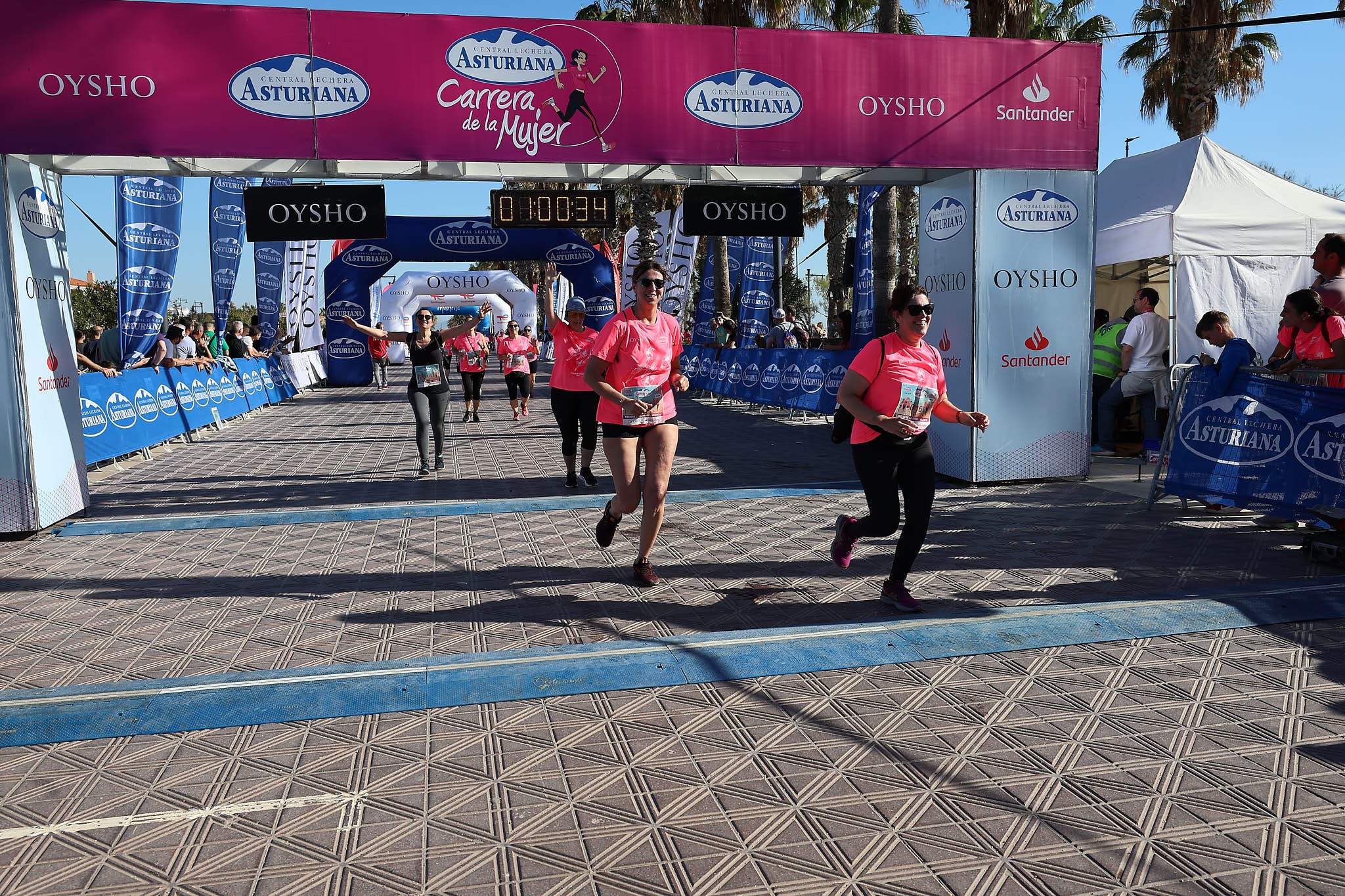 Las mejores fotos de la Carrera de la Mujer Central Lechera Asturiana de Valencia 2024. 1075