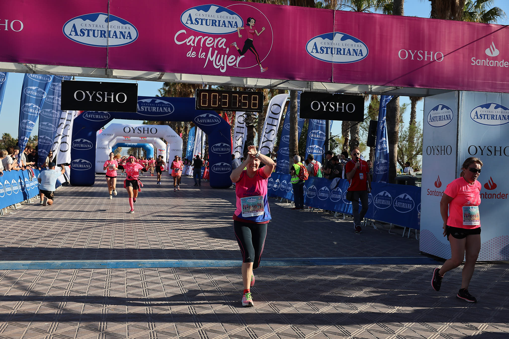 Las mejores fotos de la Carrera de la Mujer Central Lechera Asturiana de Valencia 2024. 0490
