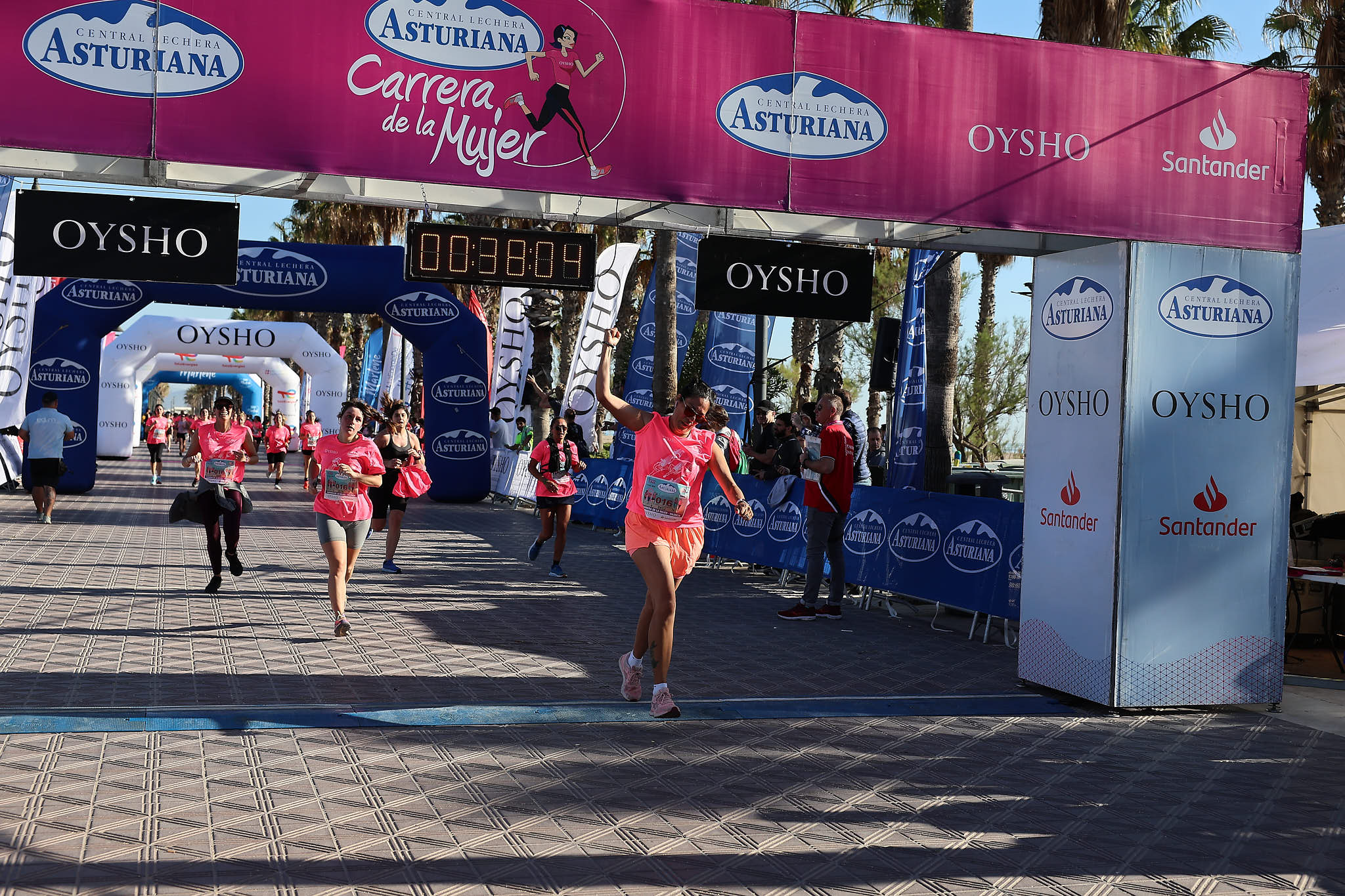 Las mejores fotos de la Carrera de la Mujer Central Lechera Asturiana de Valencia 2024. 0494