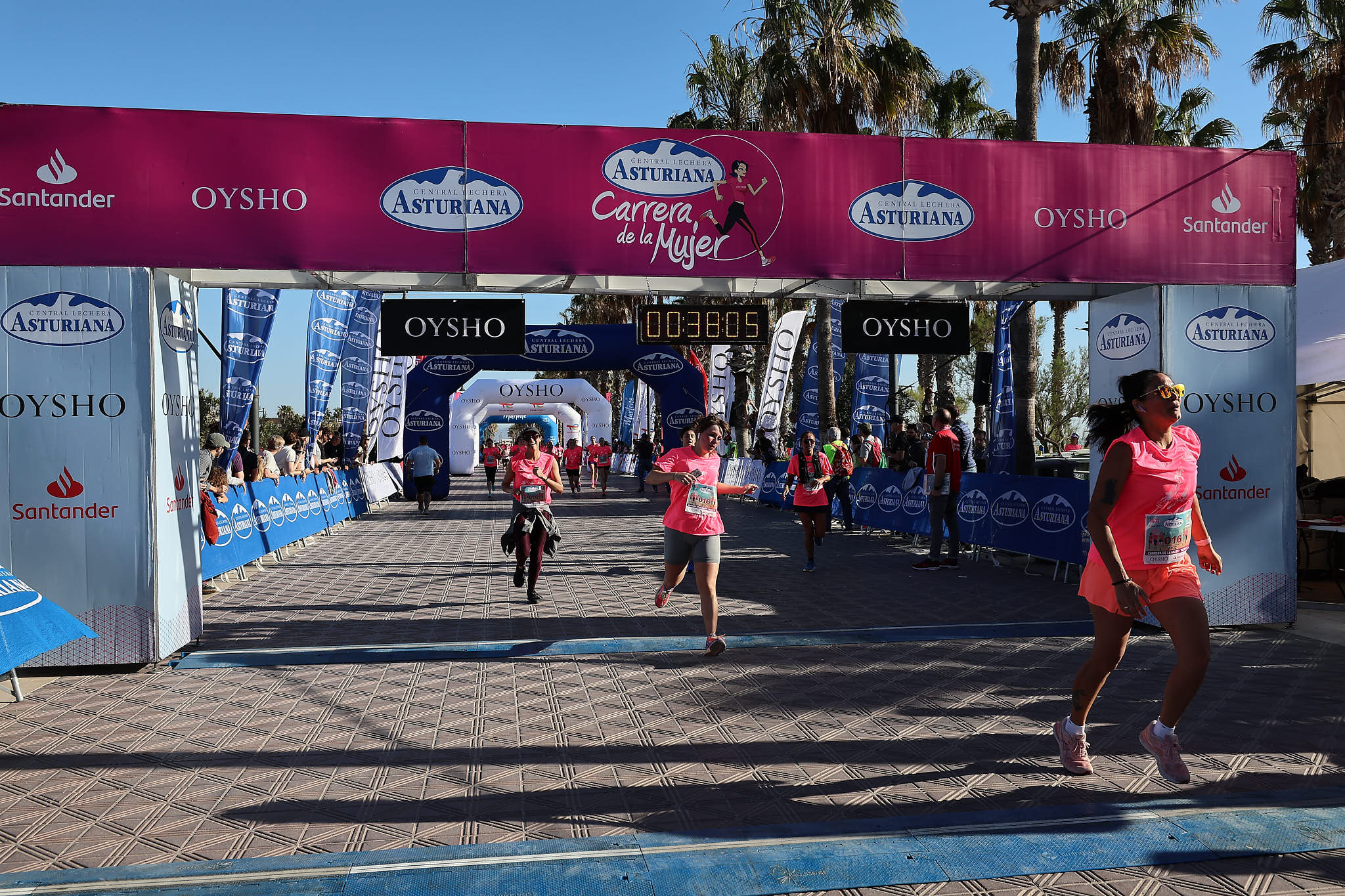 Las mejores fotos de la Carrera de la Mujer Central Lechera Asturiana de Valencia 2024. 0495