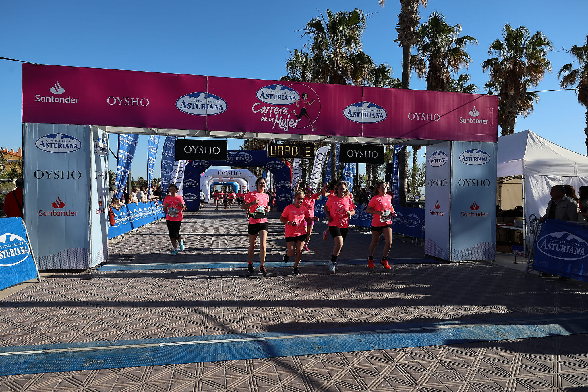 Las mejores fotos de la Carrera de la Mujer Central Lechera Asturiana de Valencia 2024. 0498