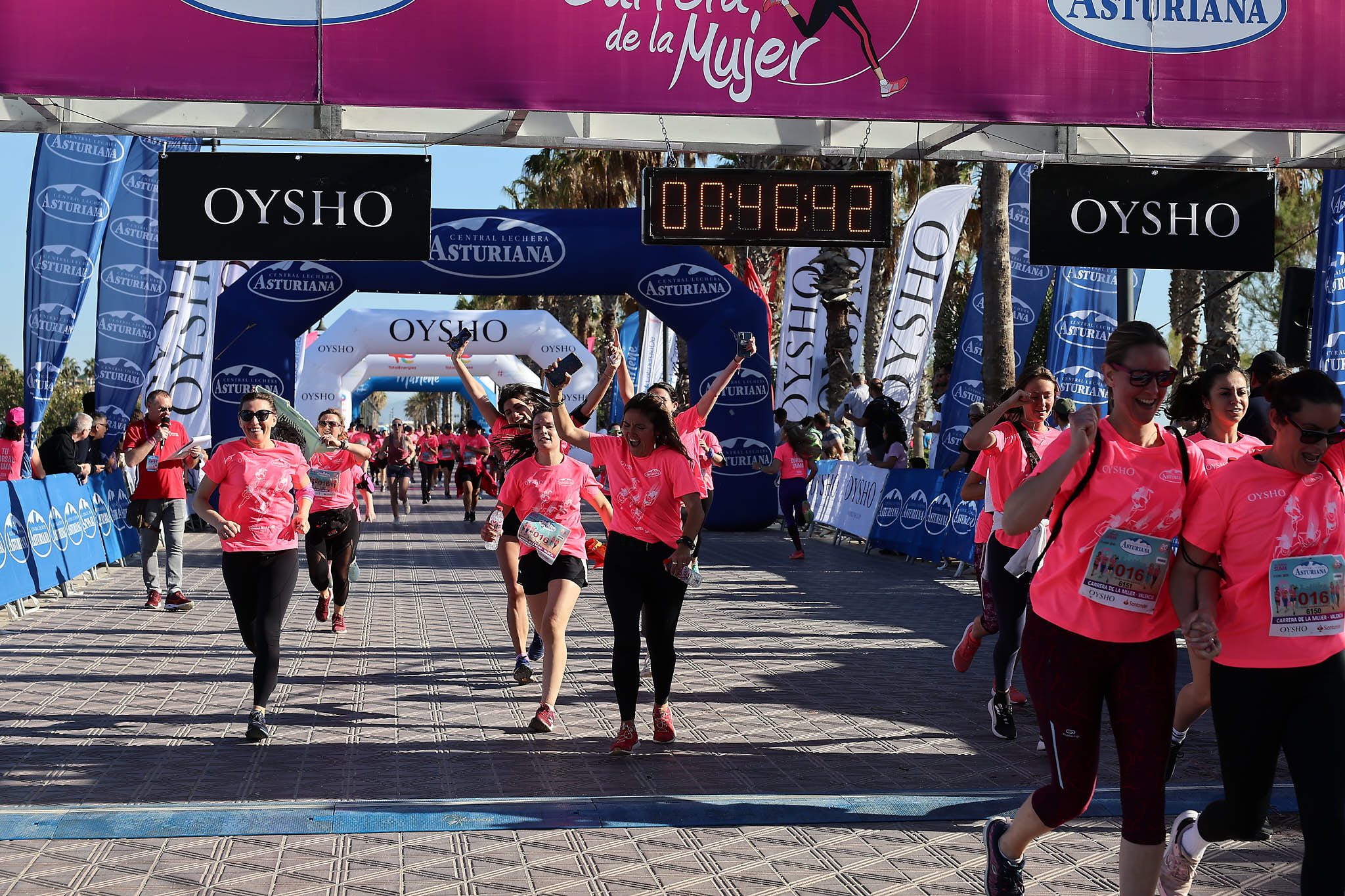 Las mejores fotos de la Carrera de la Mujer Central Lechera Asturiana de Valencia 2024. 0796
