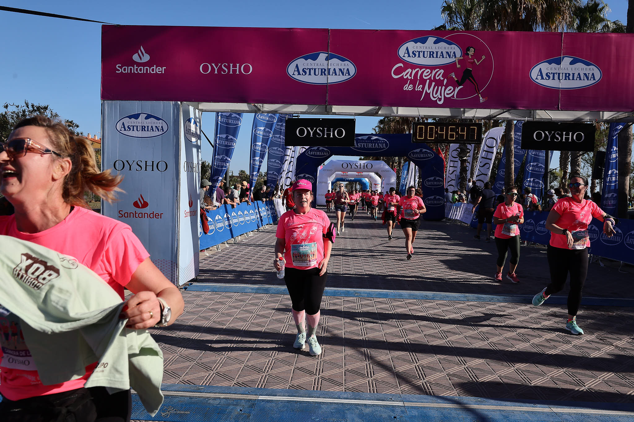 Las mejores fotos de la Carrera de la Mujer Central Lechera Asturiana de Valencia 2024. 0800