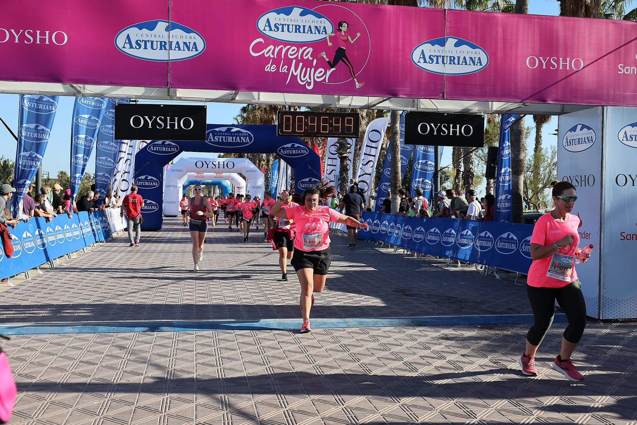 Las mejores fotos de la Carrera de la Mujer Central Lechera Asturiana de Valencia 2024. 0801