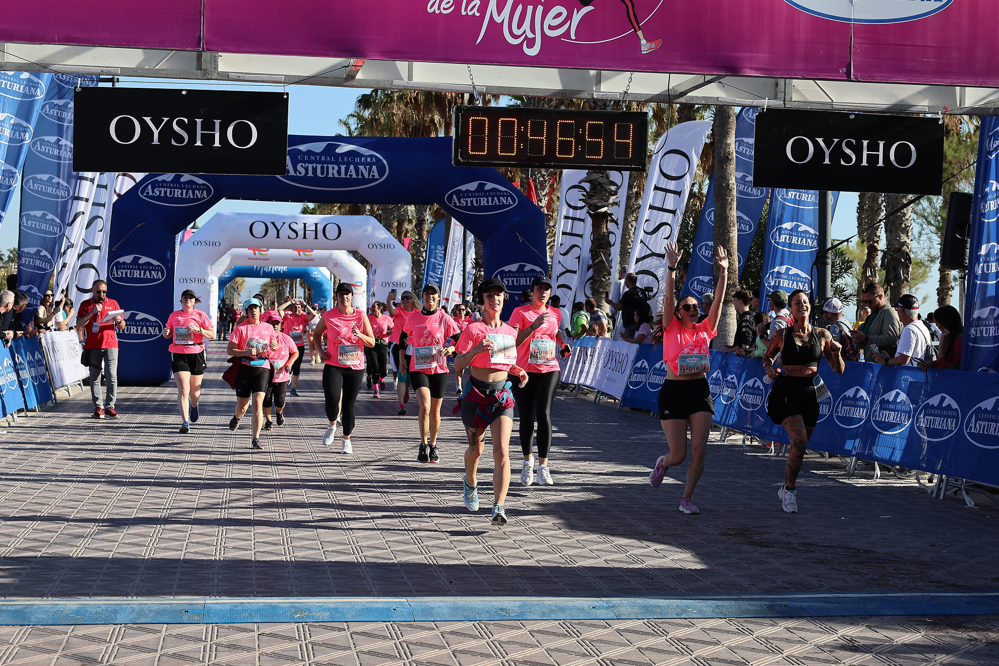 Las mejores fotos de la Carrera de la Mujer Central Lechera Asturiana de Valencia 2024. 0806