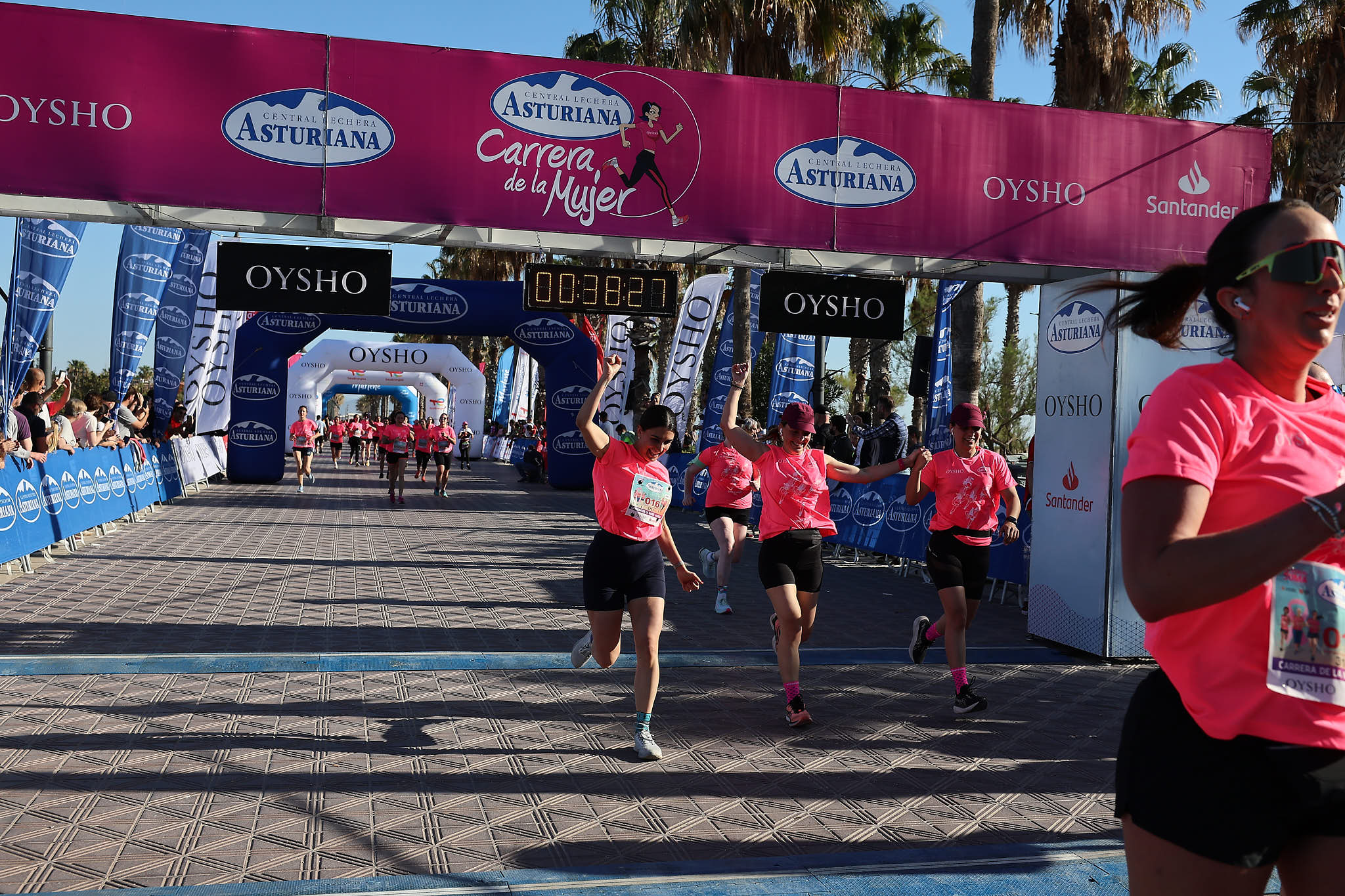 Las mejores fotos de la Carrera de la Mujer Central Lechera Asturiana de Valencia 2024. 0511