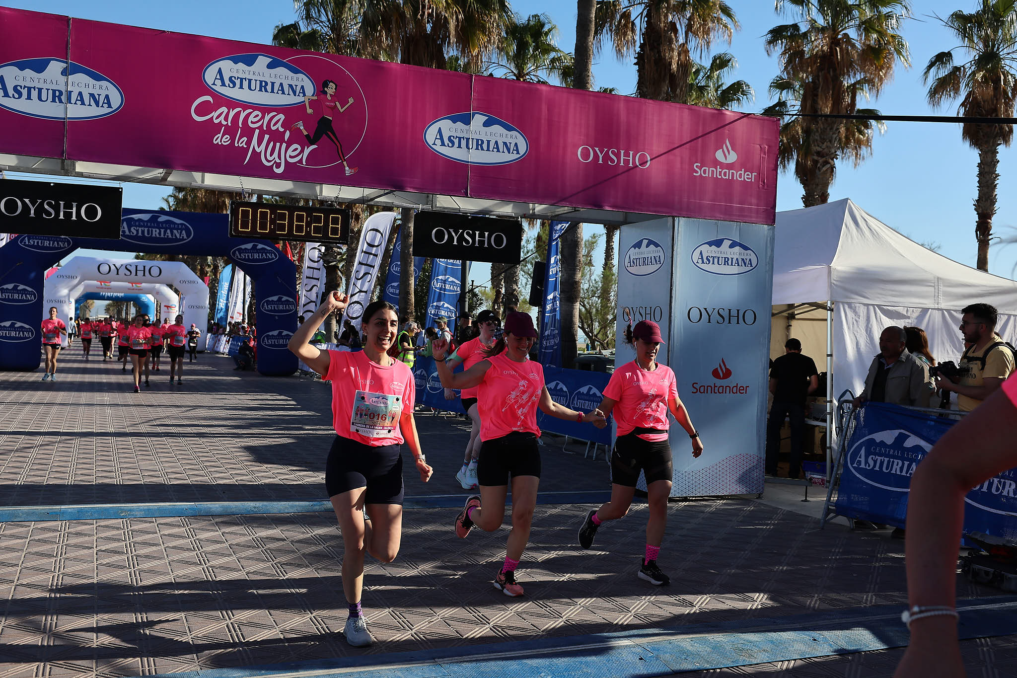Las mejores fotos de la Carrera de la Mujer Central Lechera Asturiana de Valencia 2024. 0512