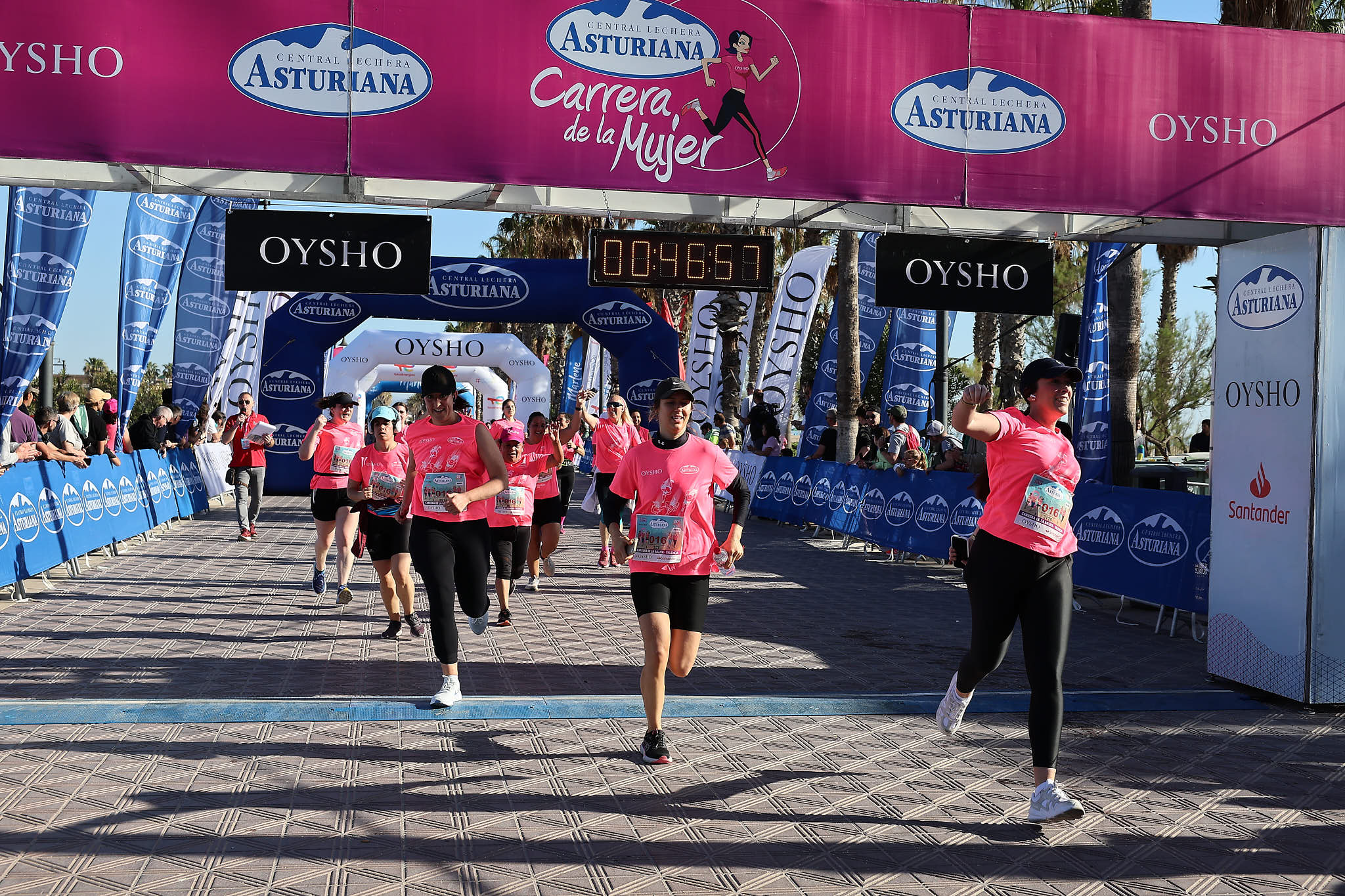 Las mejores fotos de la Carrera de la Mujer Central Lechera Asturiana de Valencia 2024. 0808