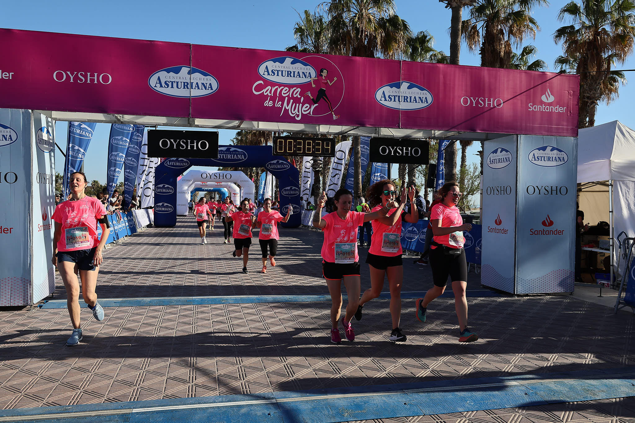 Las mejores fotos de la Carrera de la Mujer Central Lechera Asturiana de Valencia 2024. 0514