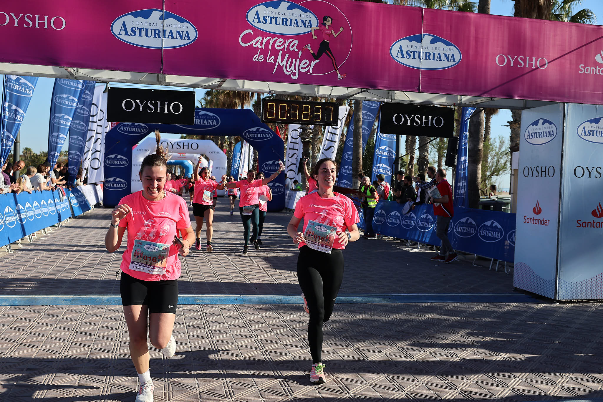 Las mejores fotos de la Carrera de la Mujer Central Lechera Asturiana de Valencia 2024. 0517