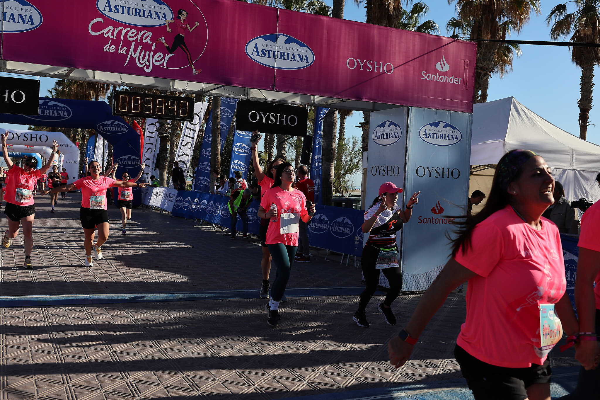 Las mejores fotos de la Carrera de la Mujer Central Lechera Asturiana de Valencia 2024. 0520