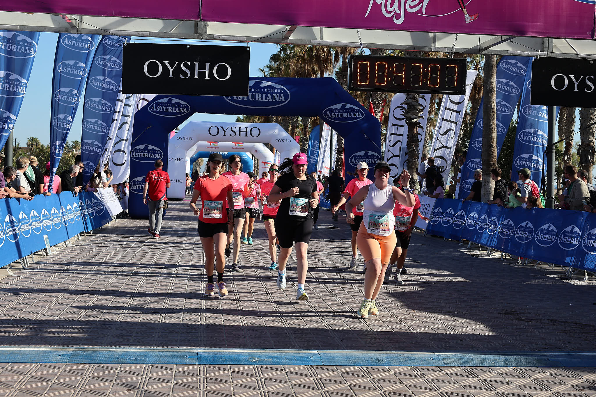 Las mejores fotos de la Carrera de la Mujer Central Lechera Asturiana de Valencia 2024. 0817