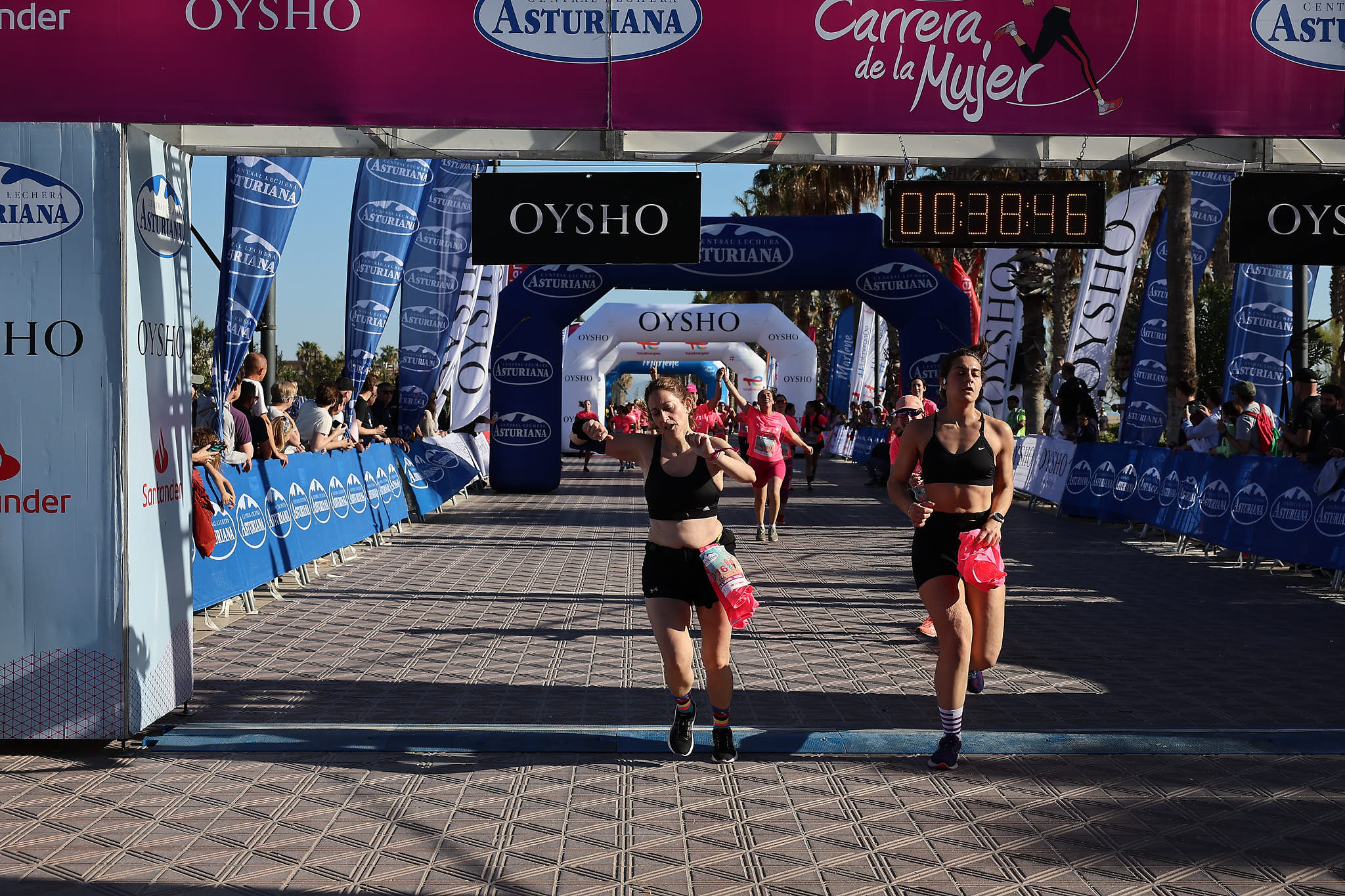 Las mejores fotos de la Carrera de la Mujer Central Lechera Asturiana de Valencia 2024. 0525