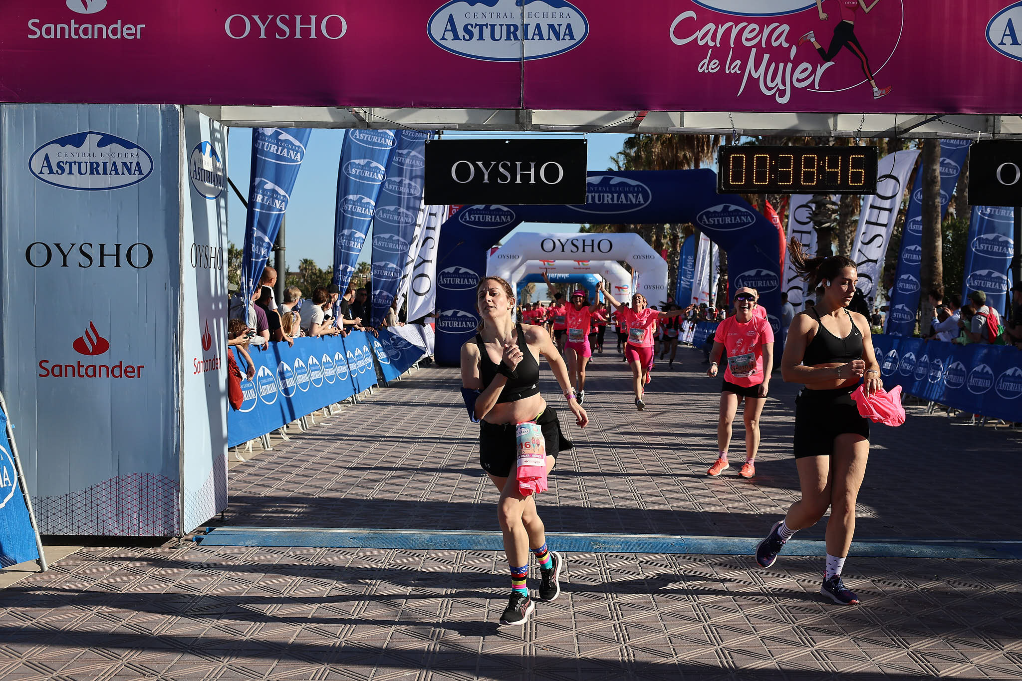 Las mejores fotos de la Carrera de la Mujer Central Lechera Asturiana de Valencia 2024. 0526