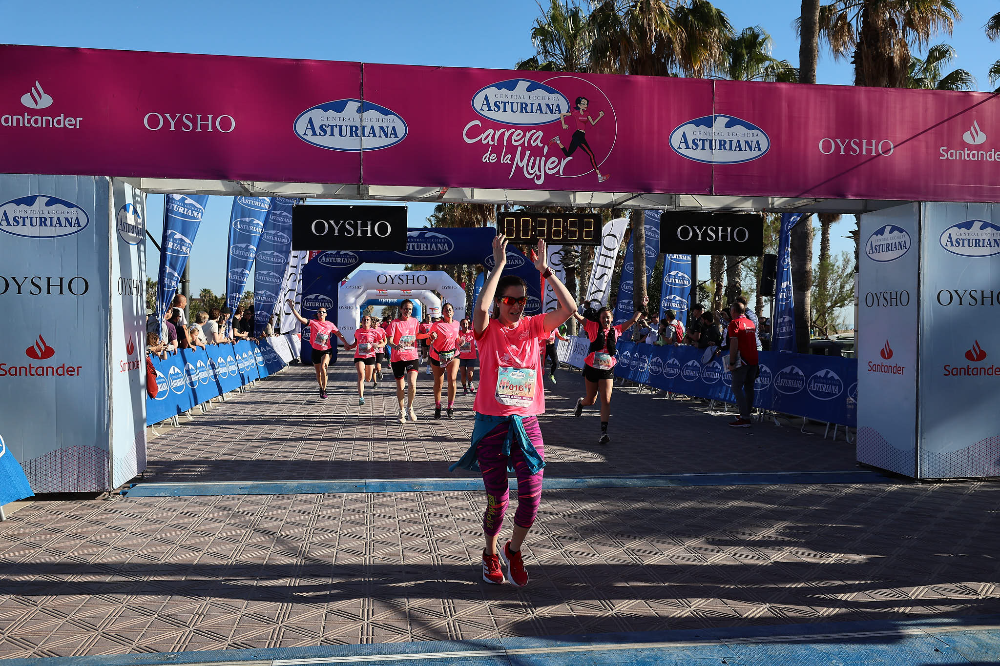 Las mejores fotos de la Carrera de la Mujer Central Lechera Asturiana de Valencia 2024. 0530