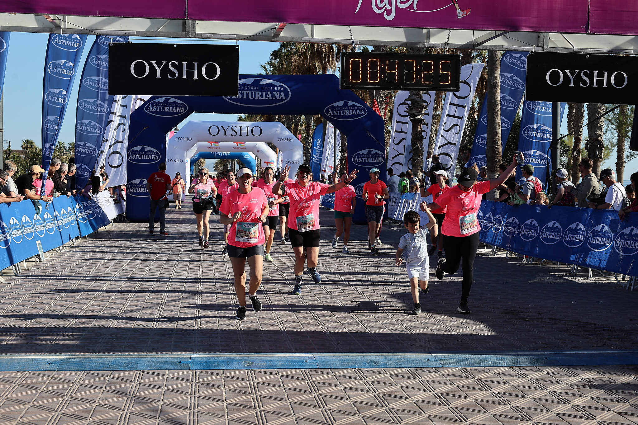 Las mejores fotos de la Carrera de la Mujer Central Lechera Asturiana de Valencia 2024. 0827