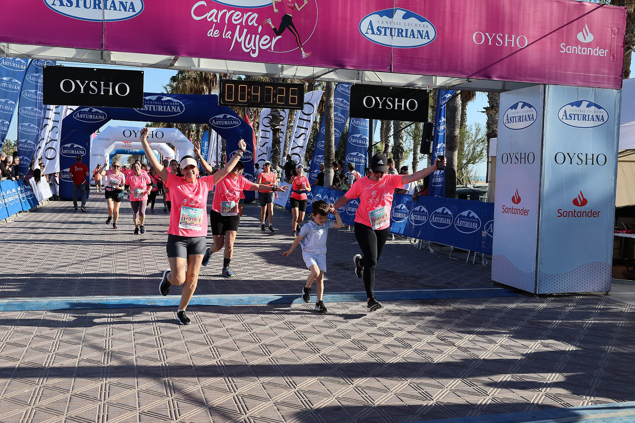 Las mejores fotos de la Carrera de la Mujer Central Lechera Asturiana de Valencia 2024. 0828
