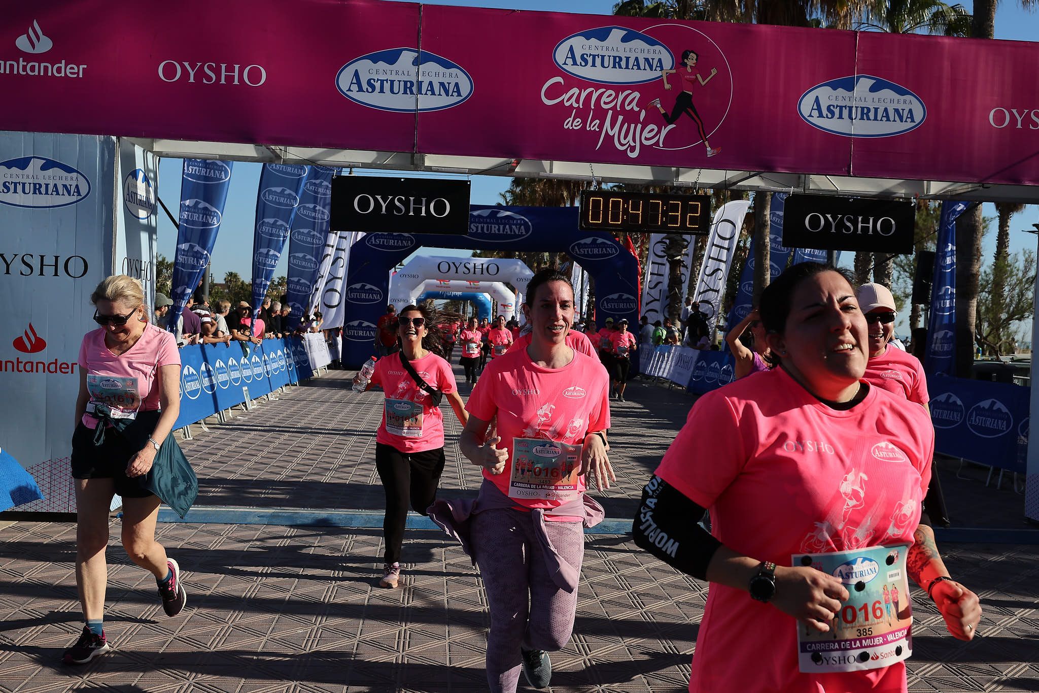Las mejores fotos de la Carrera de la Mujer Central Lechera Asturiana de Valencia 2024. 0830