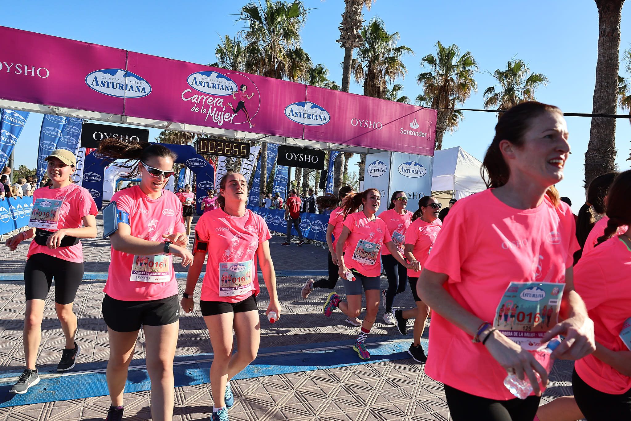 Las mejores fotos de la Carrera de la Mujer Central Lechera Asturiana de Valencia 2024. 0534