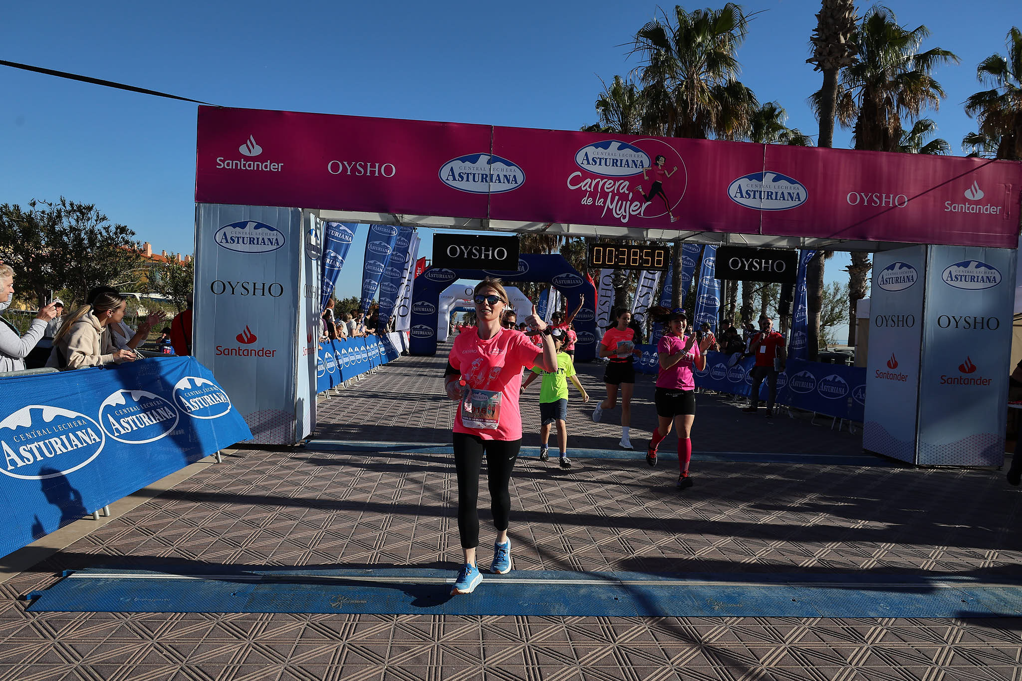 Las mejores fotos de la Carrera de la Mujer Central Lechera Asturiana de Valencia 2024. 0535