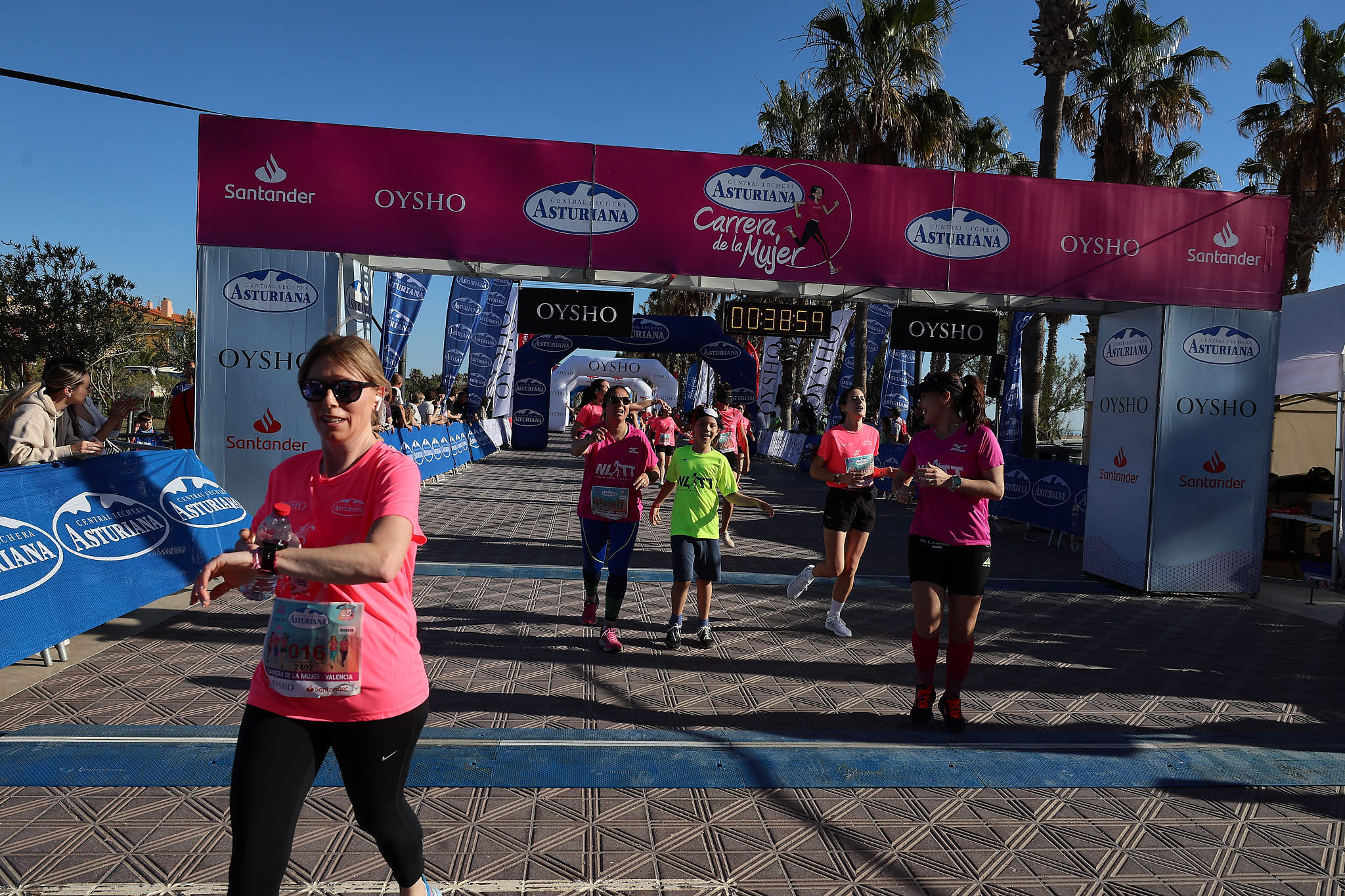 Las mejores fotos de la Carrera de la Mujer Central Lechera Asturiana de Valencia 2024. 0536