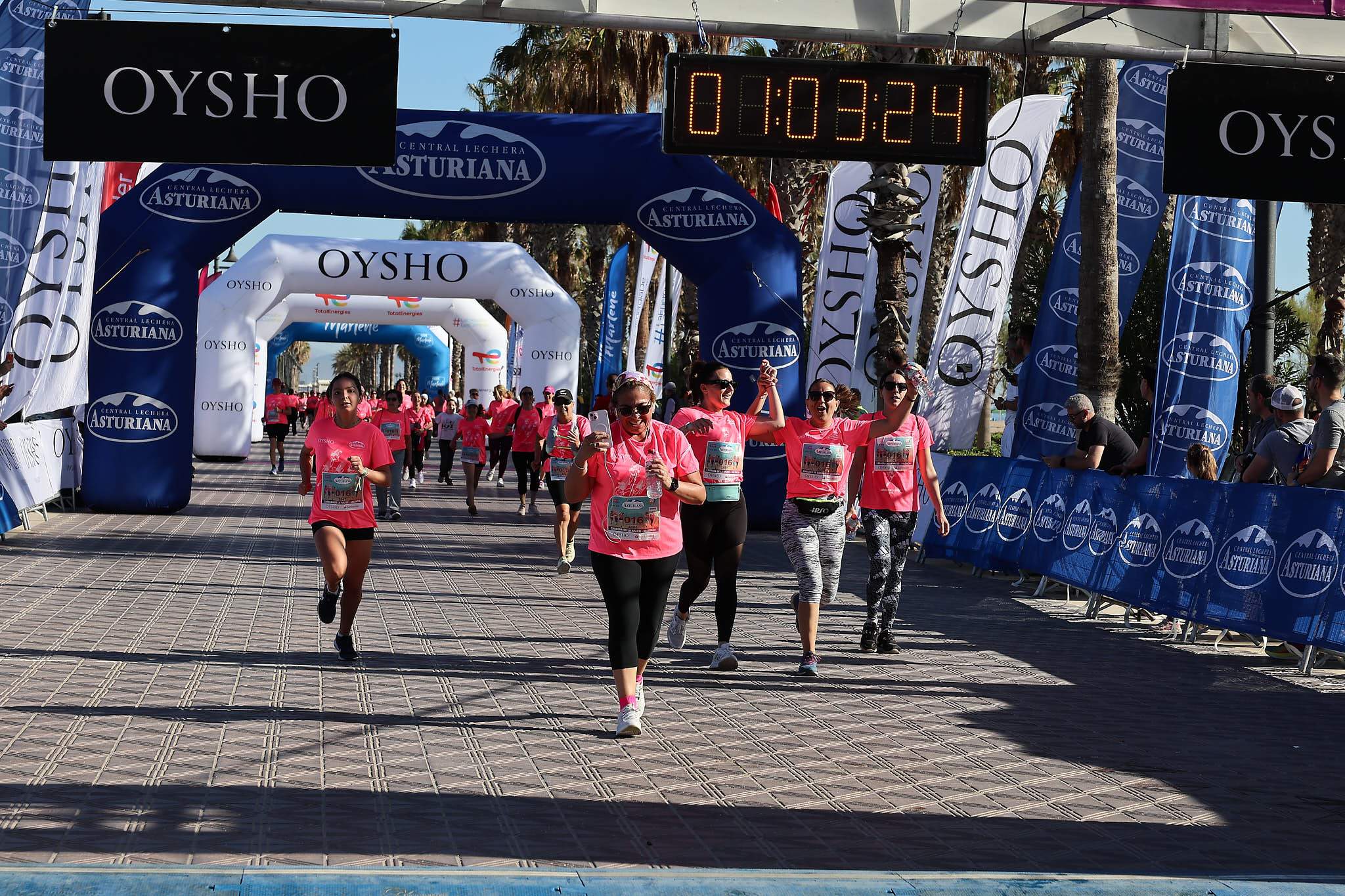 Las mejores fotos de la Carrera de la Mujer Central Lechera Asturiana de Valencia 2024. 1129