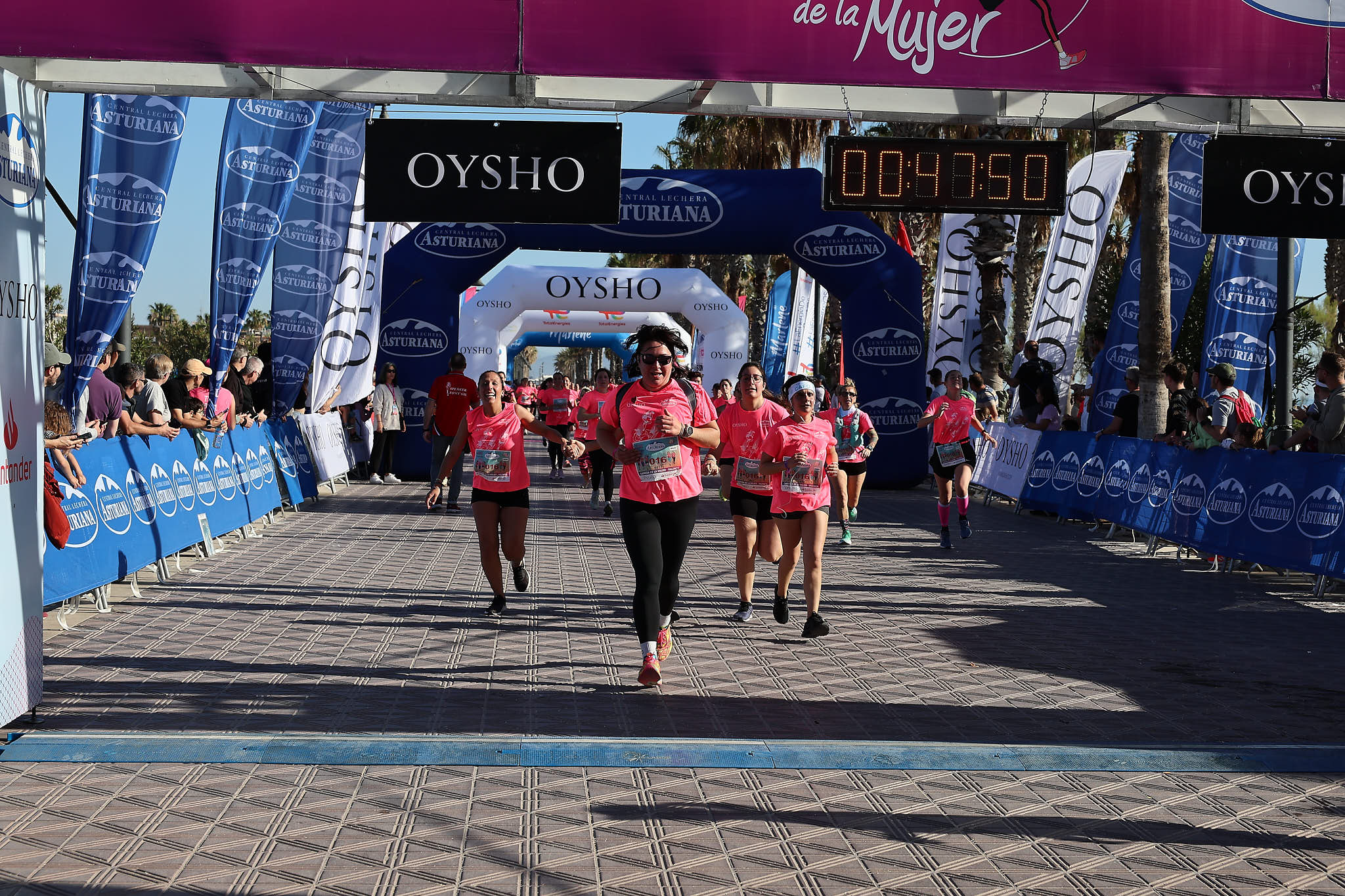 Las mejores fotos de la Carrera de la Mujer Central Lechera Asturiana de Valencia 2024. 0839