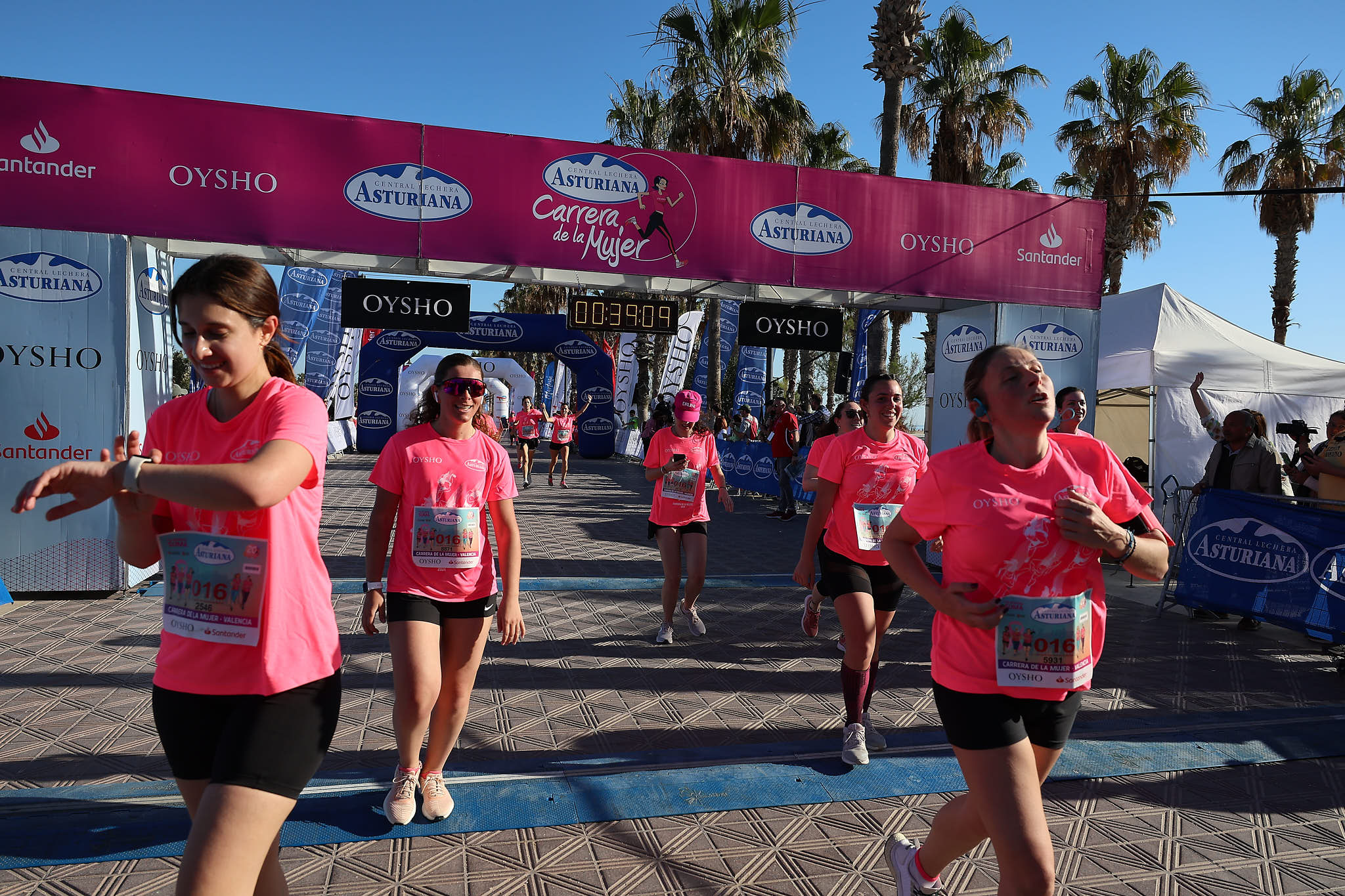 Las mejores fotos de la Carrera de la Mujer Central Lechera Asturiana de Valencia 2024. 0543