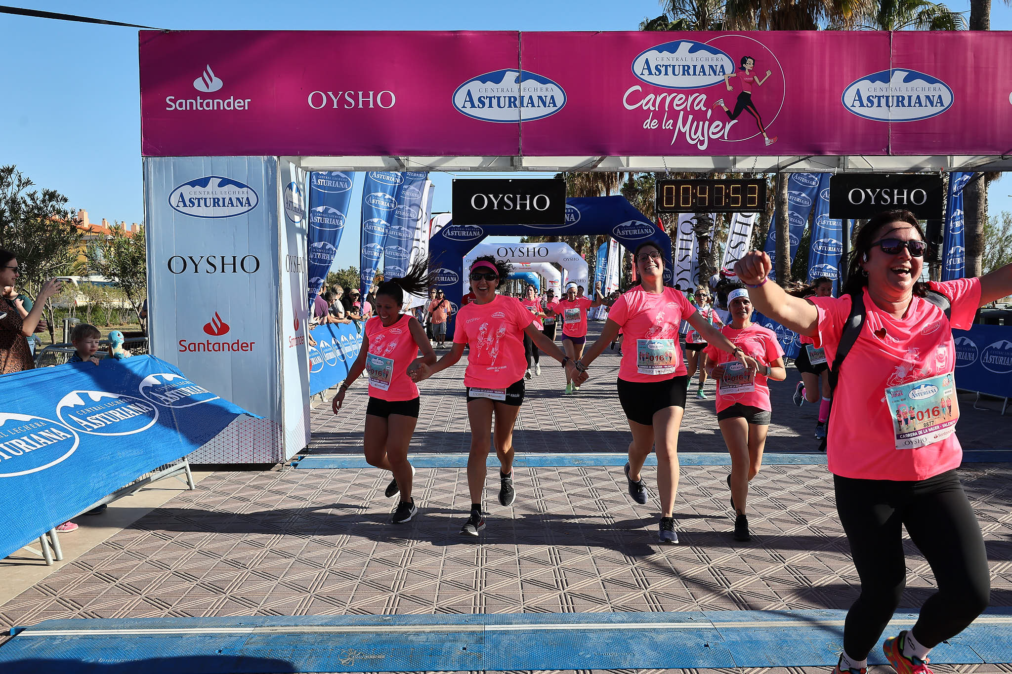Las mejores fotos de la Carrera de la Mujer Central Lechera Asturiana de Valencia 2024. 0841