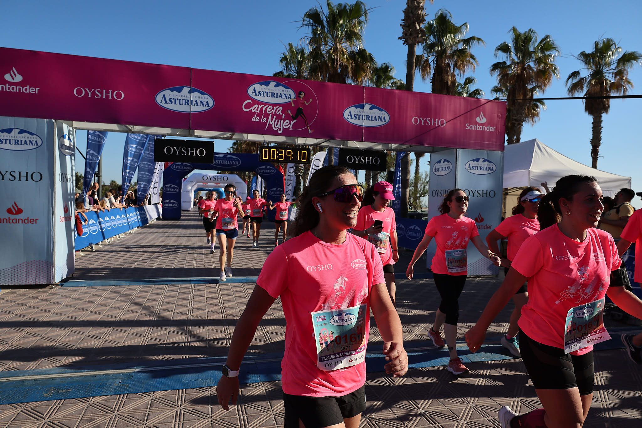 Las mejores fotos de la Carrera de la Mujer Central Lechera Asturiana de Valencia 2024. 0544