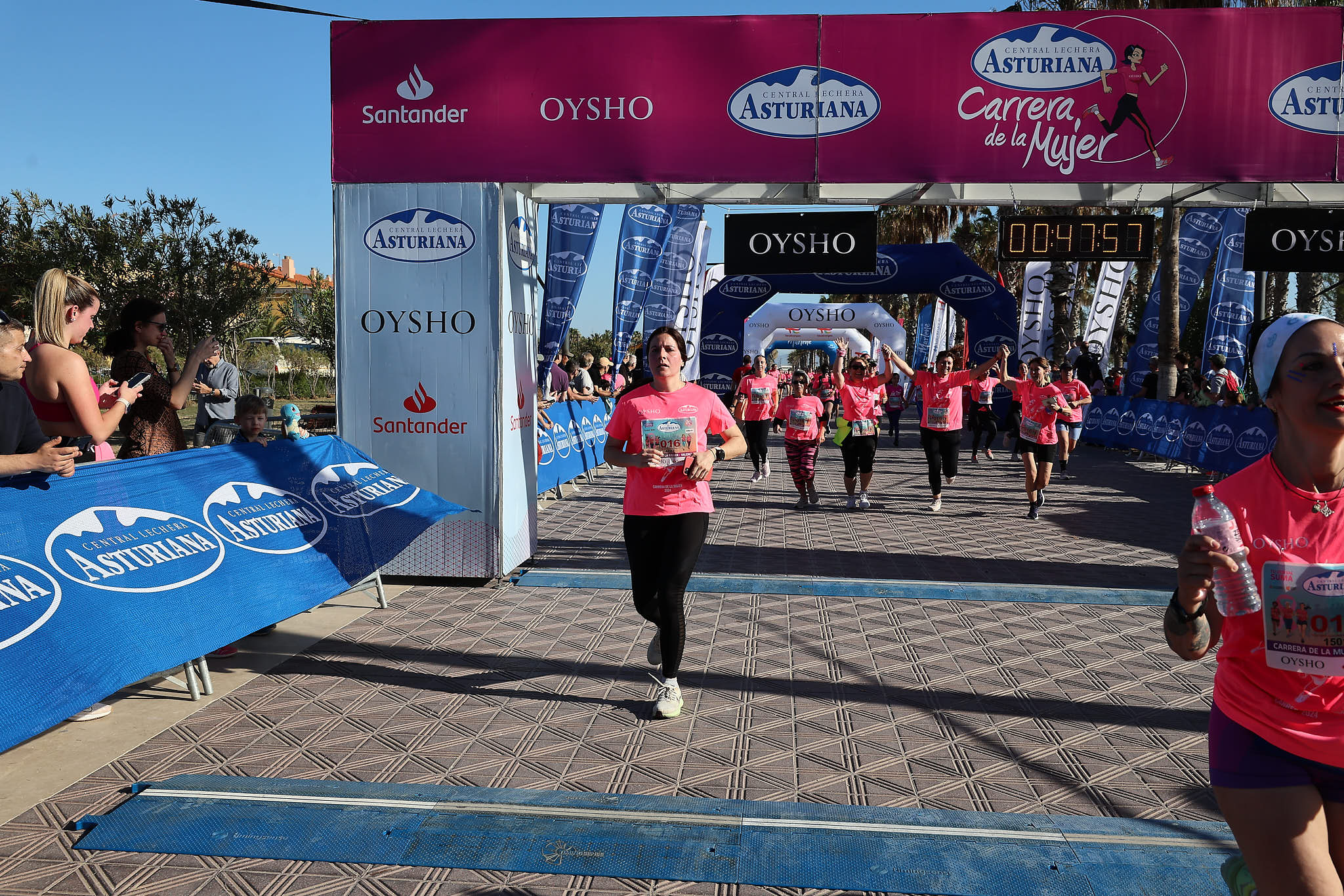 Las mejores fotos de la Carrera de la Mujer Central Lechera Asturiana de Valencia 2024. 0844