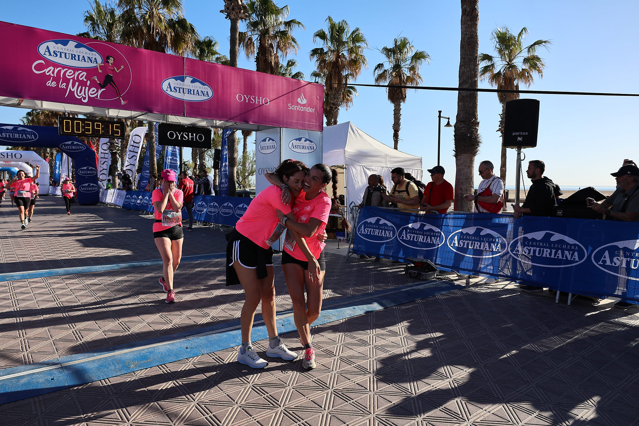 Las mejores fotos de la Carrera de la Mujer Central Lechera Asturiana de Valencia 2024. 0548