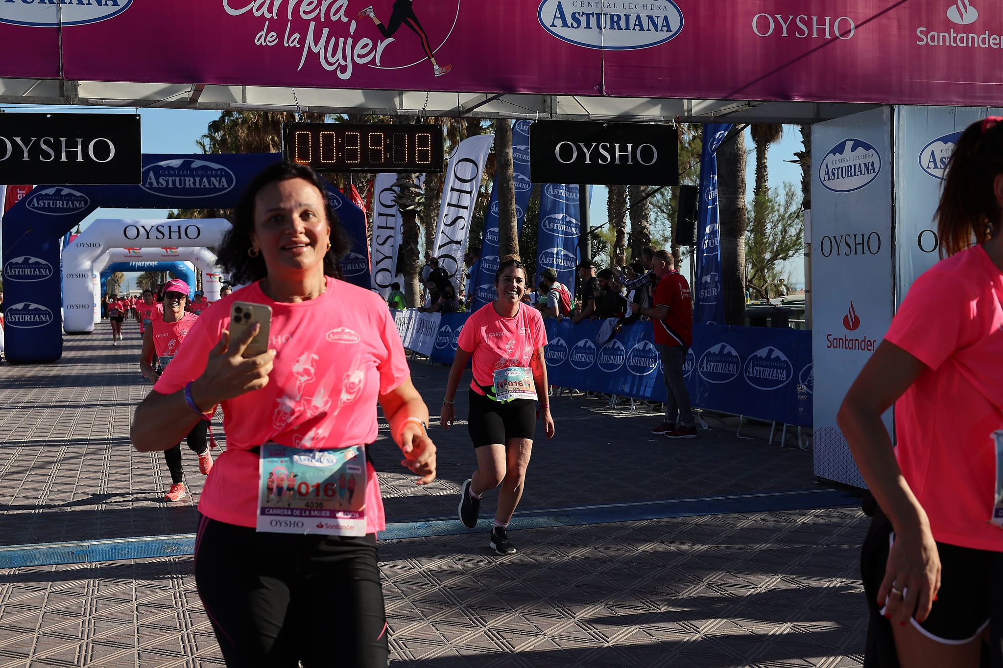 Las mejores fotos de la Carrera de la Mujer Central Lechera Asturiana de Valencia 2024. 0550