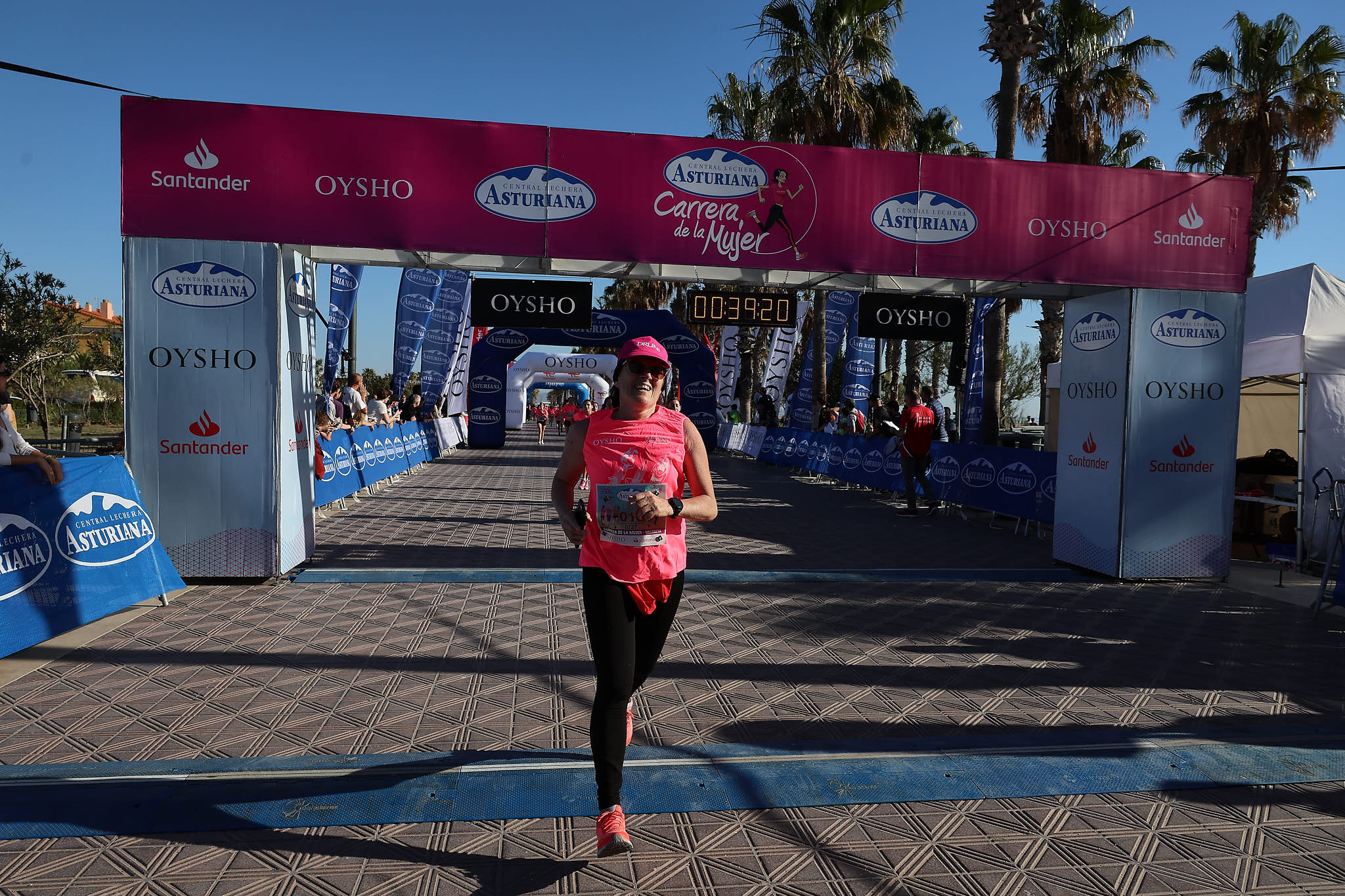 Las mejores fotos de la Carrera de la Mujer Central Lechera Asturiana de Valencia 2024. 0551
