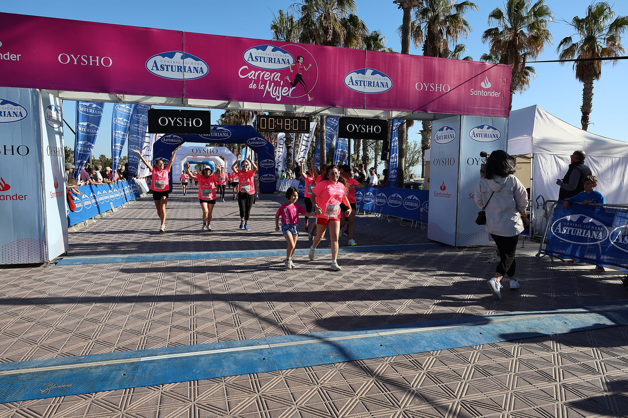 Las mejores fotos de la Carrera de la Mujer Central Lechera Asturiana de Valencia 2024. 0849