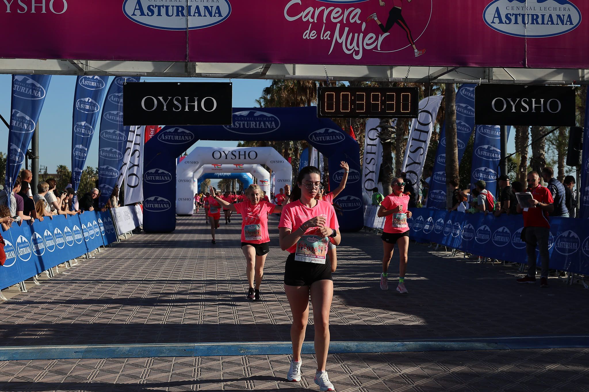 Las mejores fotos de la Carrera de la Mujer Central Lechera Asturiana de Valencia 2024. 0557