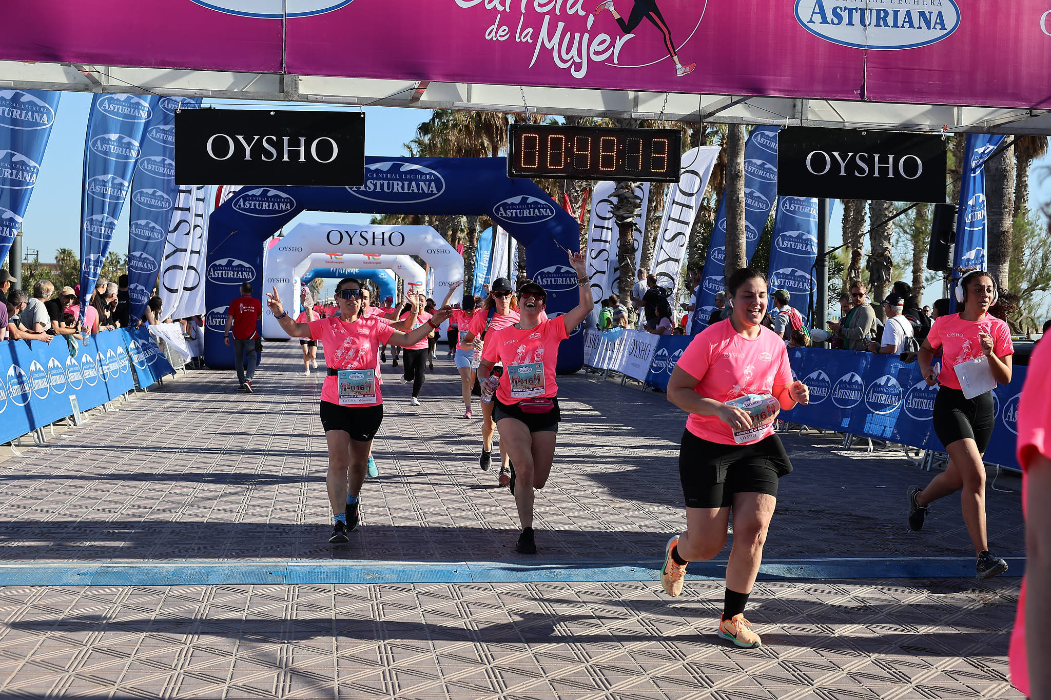 Las mejores fotos de la Carrera de la Mujer Central Lechera Asturiana de Valencia 2024. 0854