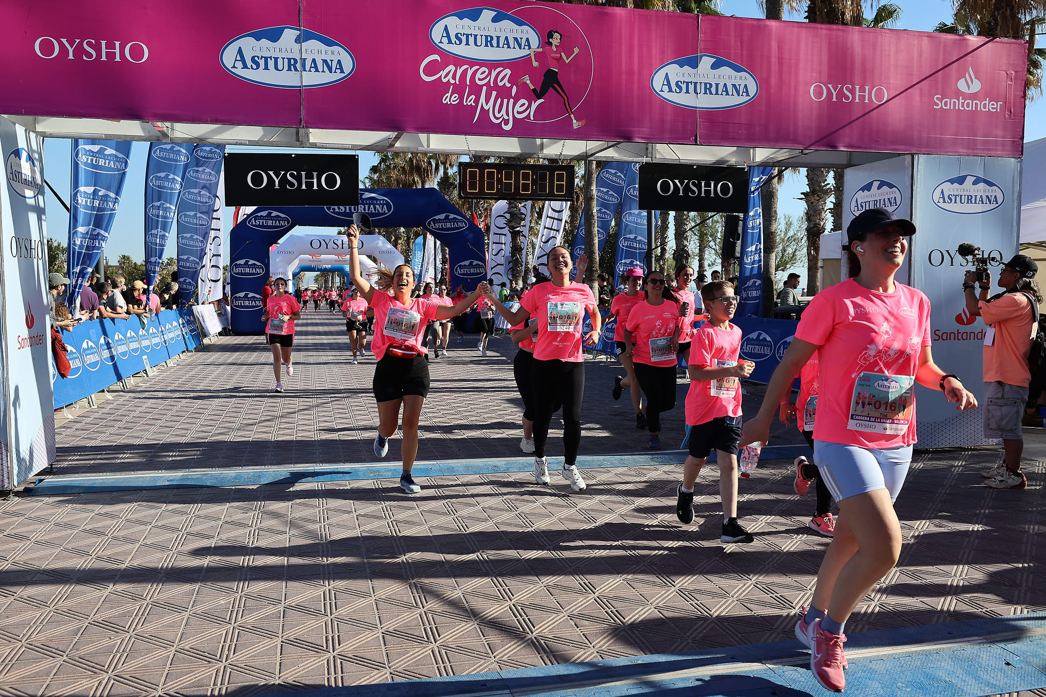 Las mejores fotos de la Carrera de la Mujer Central Lechera Asturiana de Valencia 2024. 0857