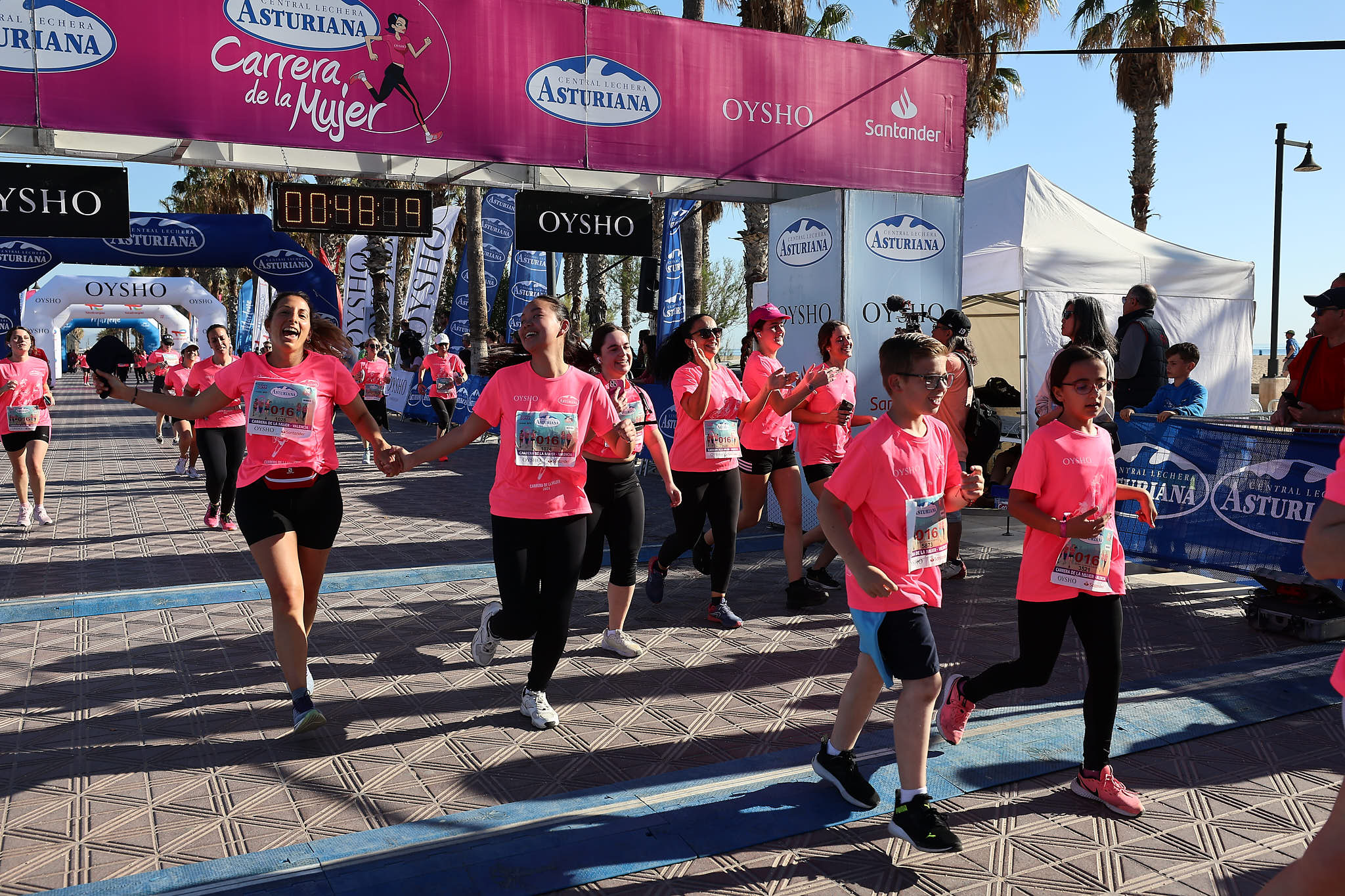 Las mejores fotos de la Carrera de la Mujer Central Lechera Asturiana de Valencia 2024. 0858