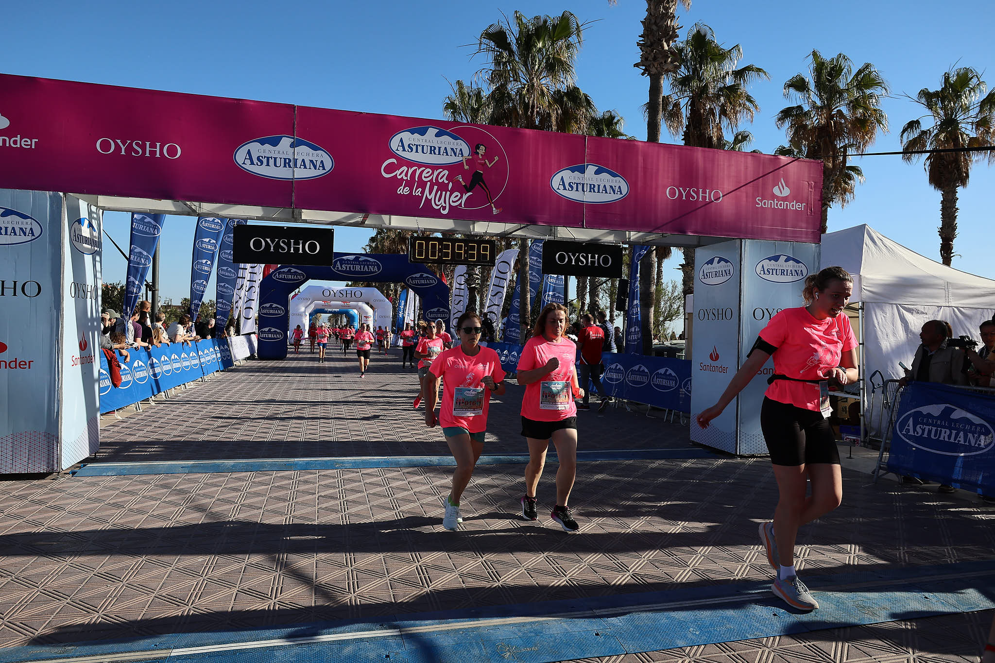 Las mejores fotos de la Carrera de la Mujer Central Lechera Asturiana de Valencia 2024. 0562