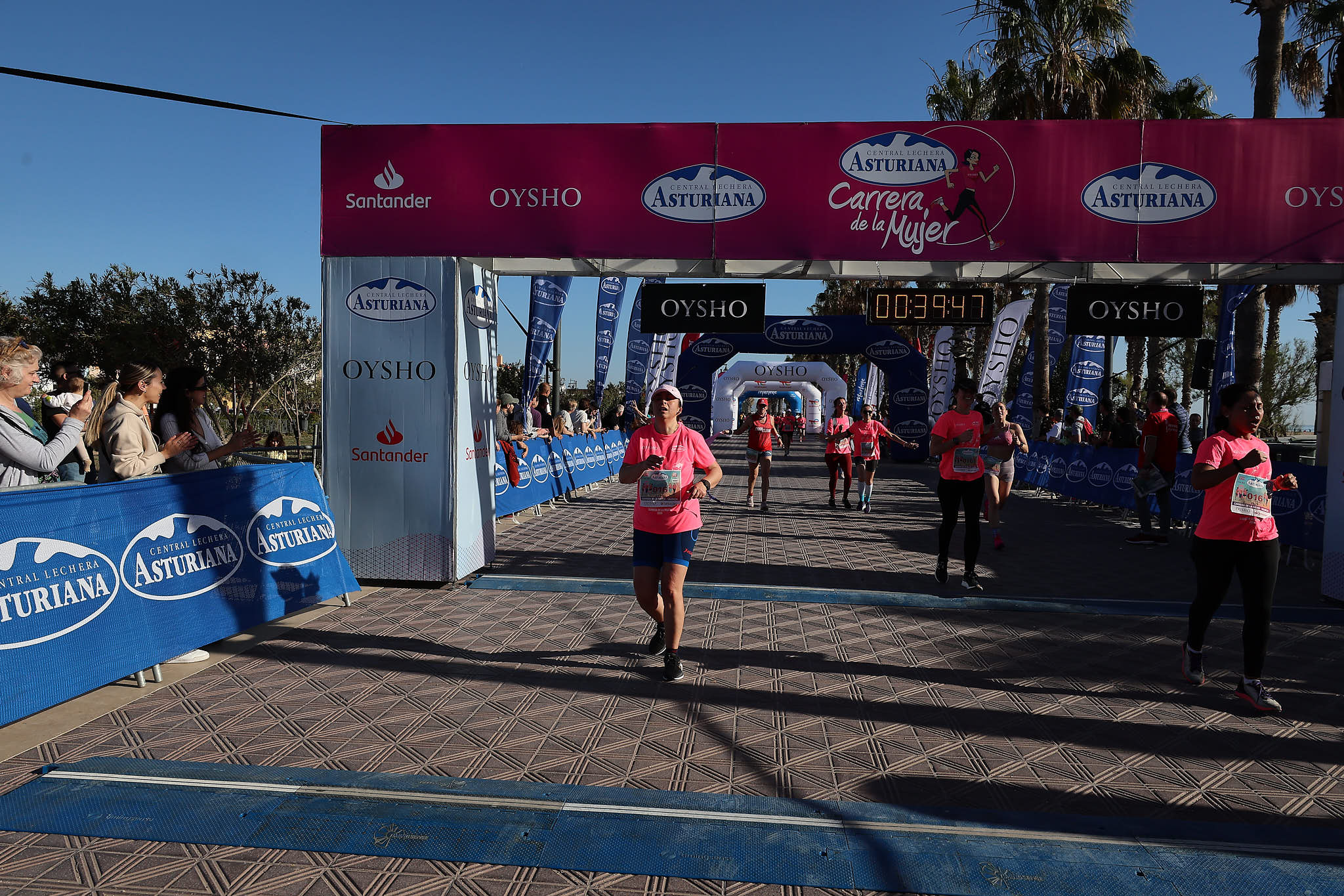 Las mejores fotos de la Carrera de la Mujer Central Lechera Asturiana de Valencia 2024. 0566