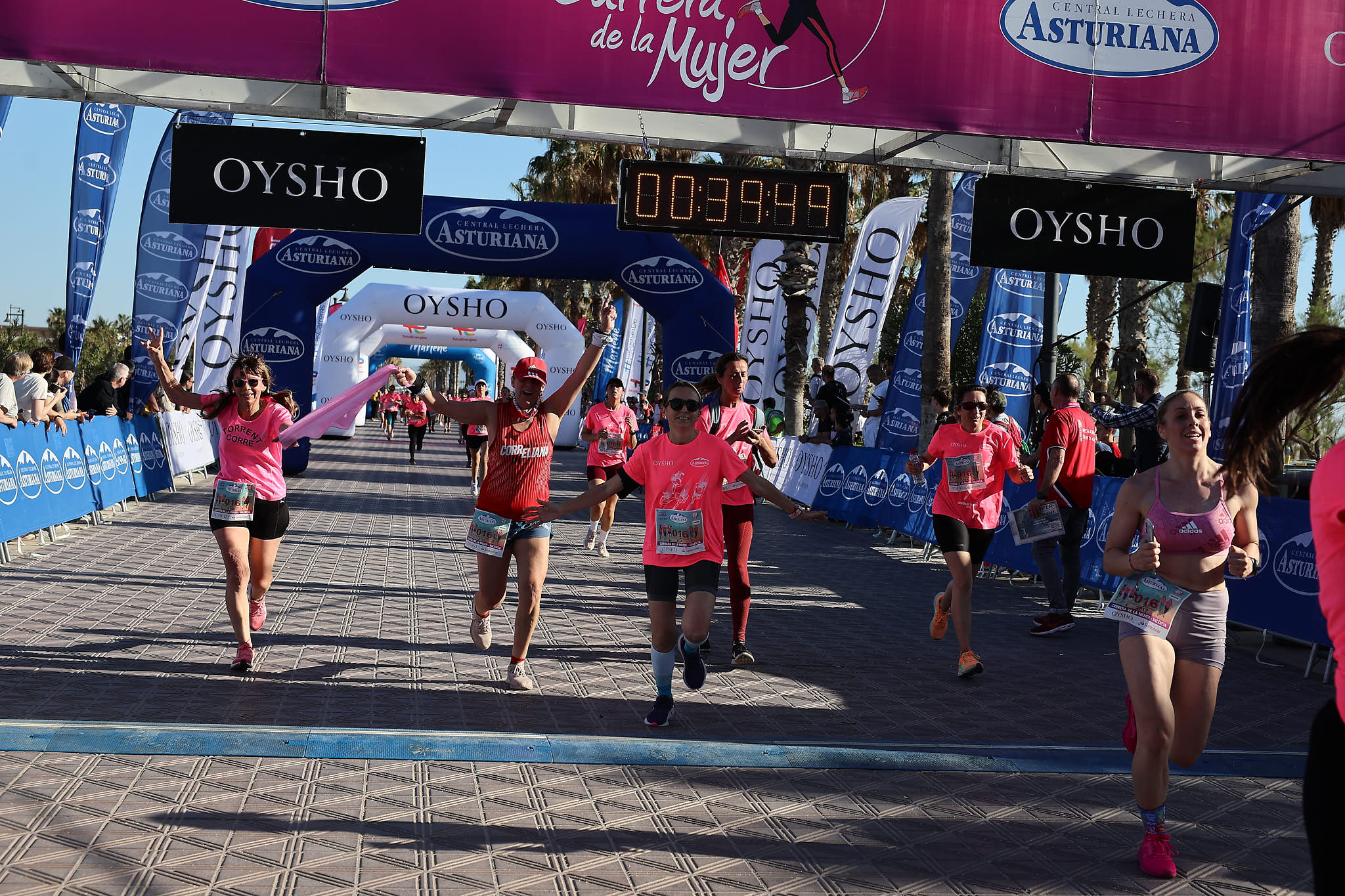 Las mejores fotos de la Carrera de la Mujer Central Lechera Asturiana de Valencia 2024. 0567