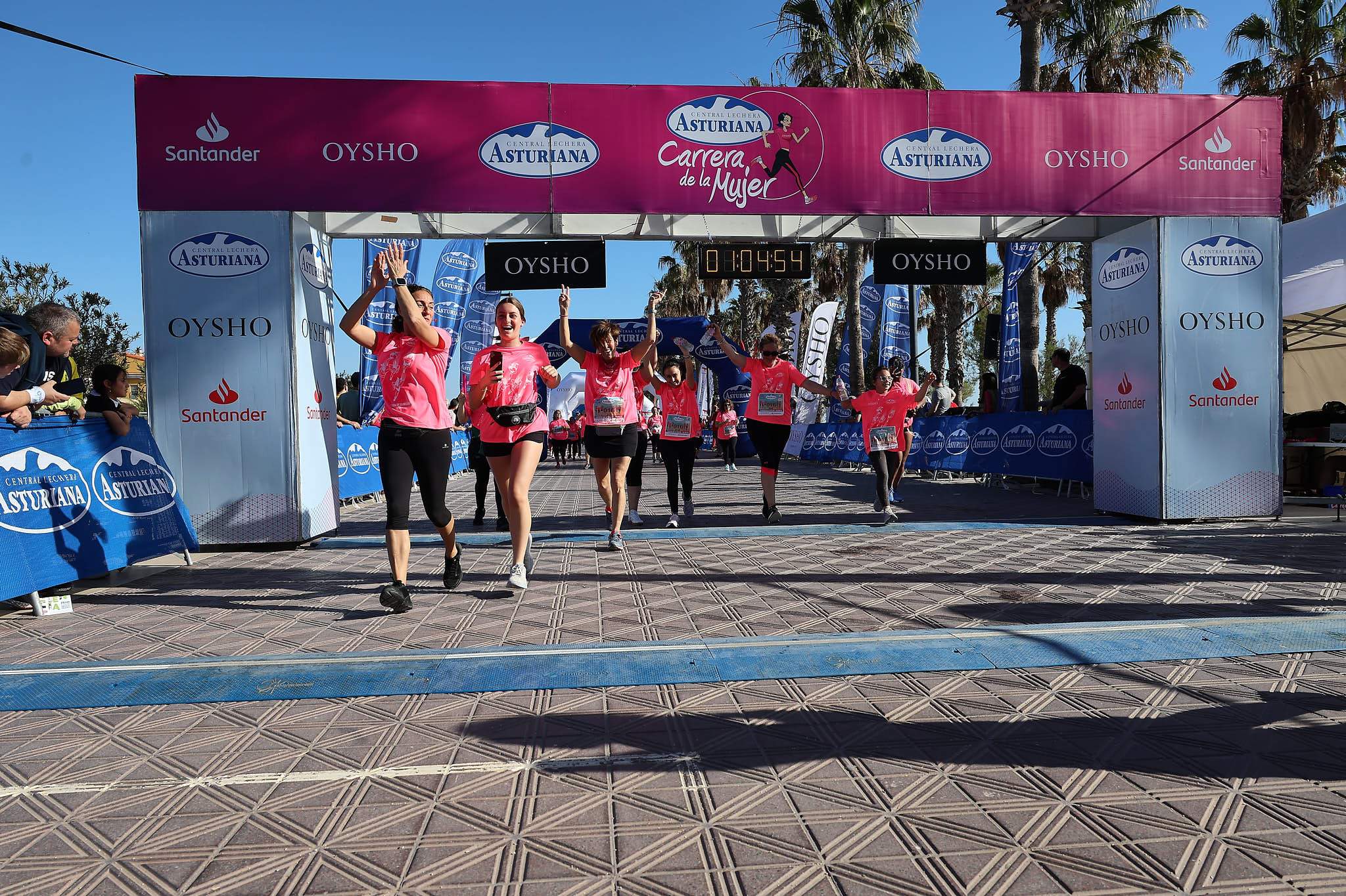 Las mejores fotos de la Carrera de la Mujer Central Lechera Asturiana de Valencia 2024. 1155